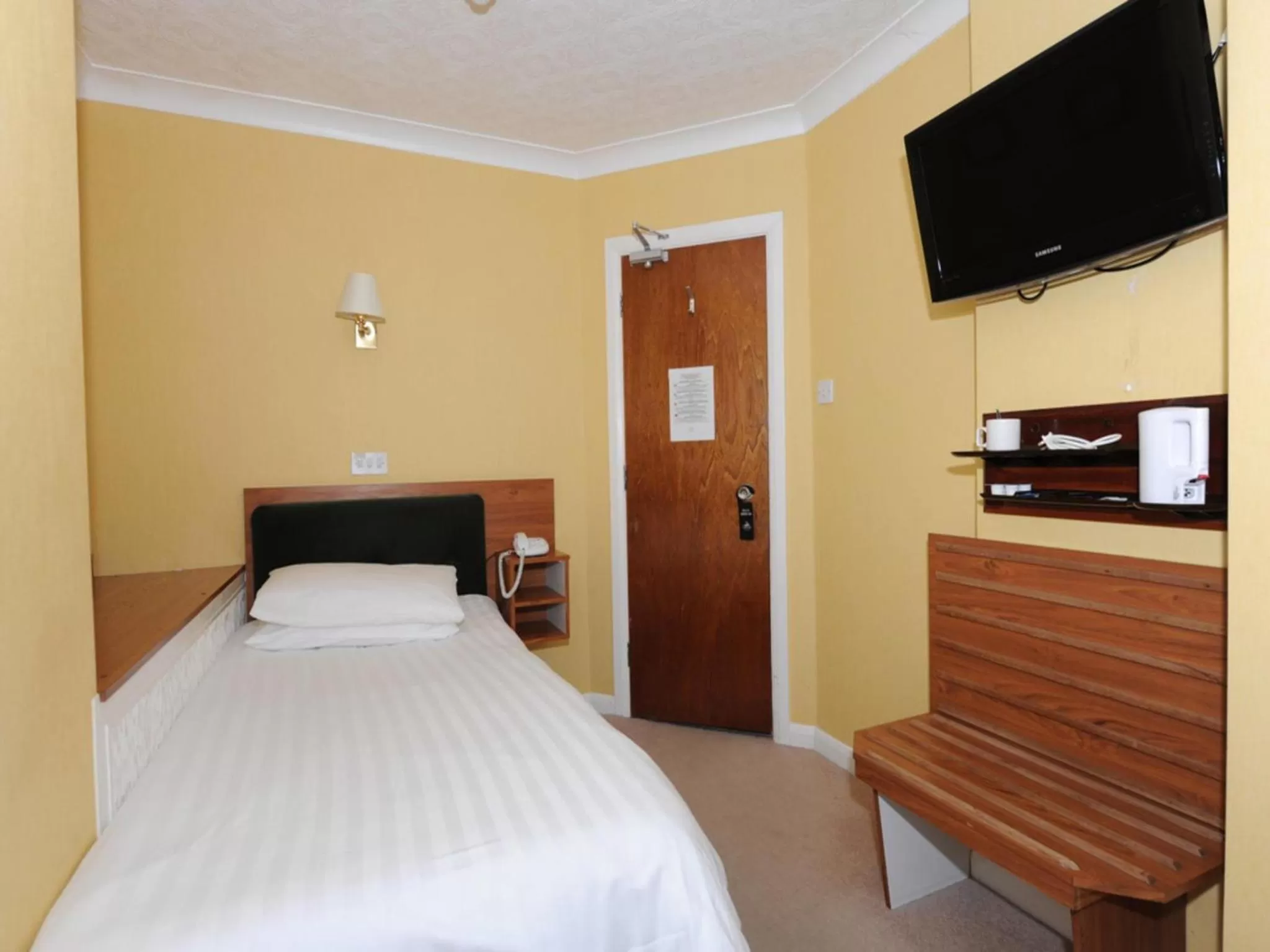 Bed in Suncliff Hotel - OCEANA COLLECTION