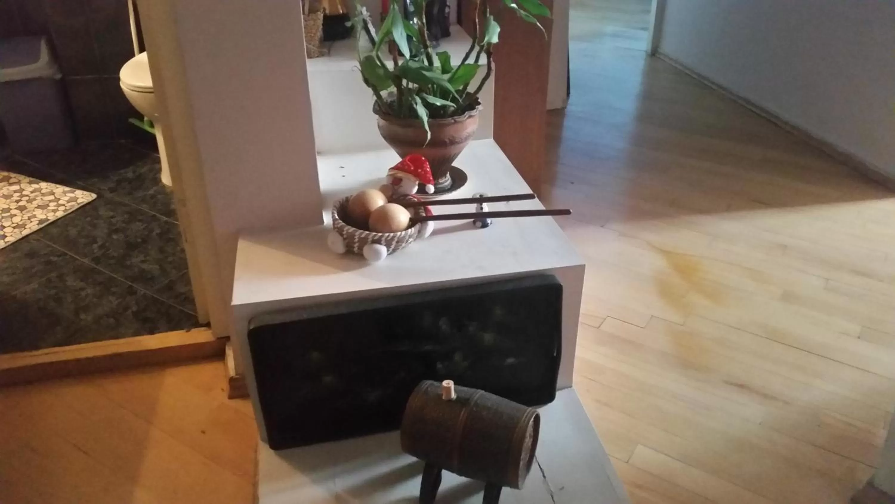 Decorative detail, Kitchen/Kitchenette in Hotel MMG