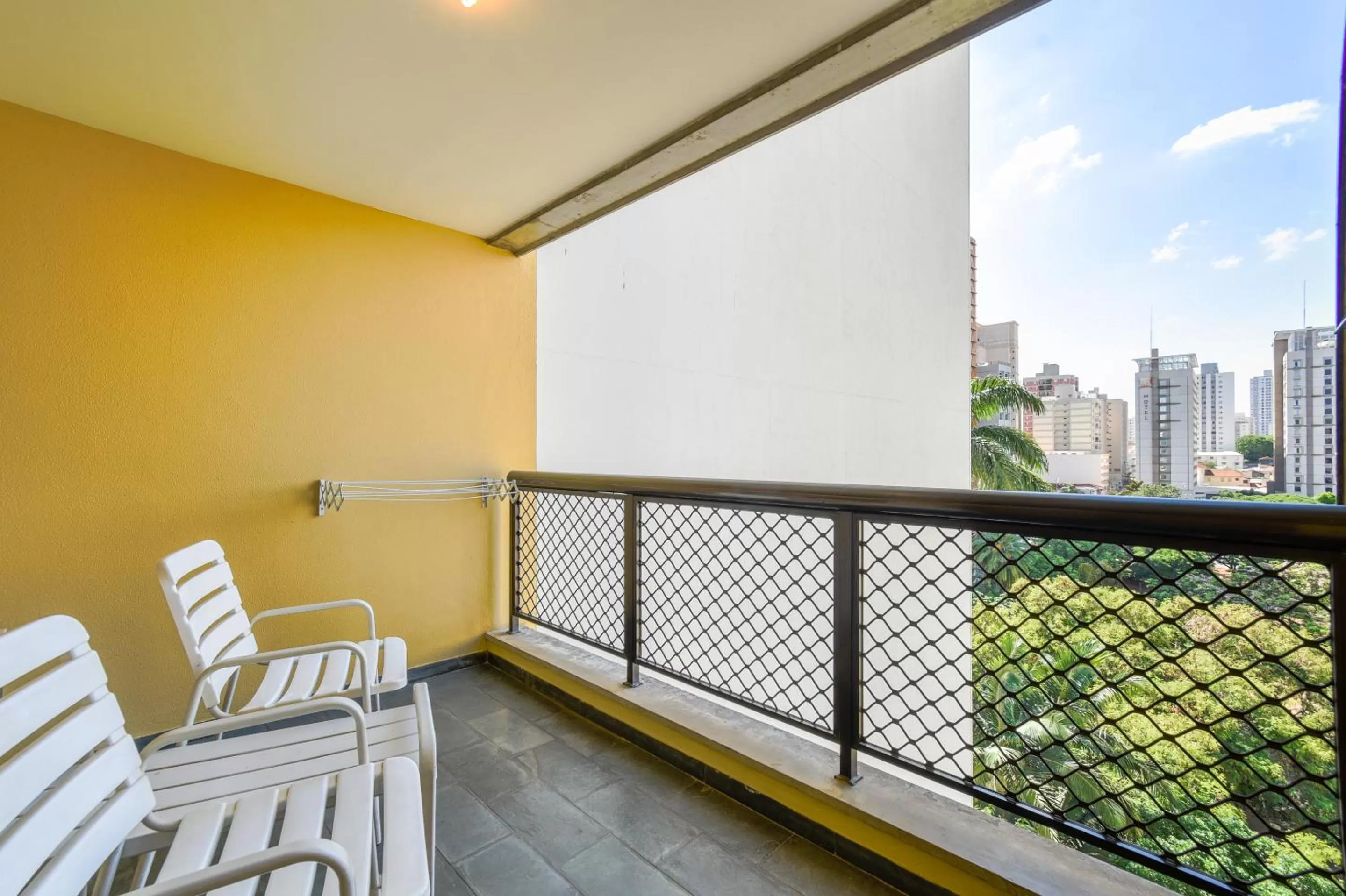 Balcony/Terrace in Park Tower Campinas Residence by Nacional Inn