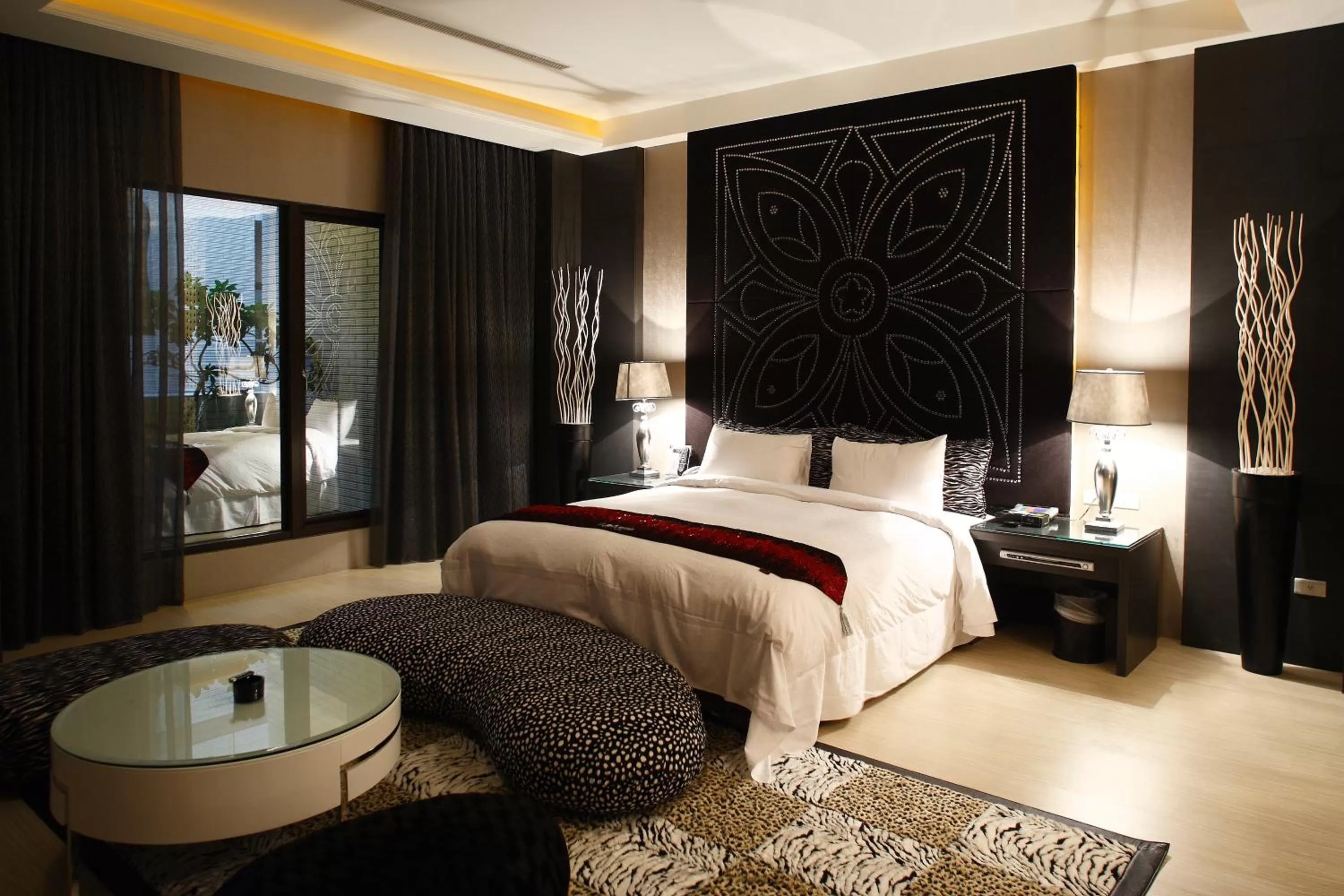 Photo of the whole room in Dryad Motel