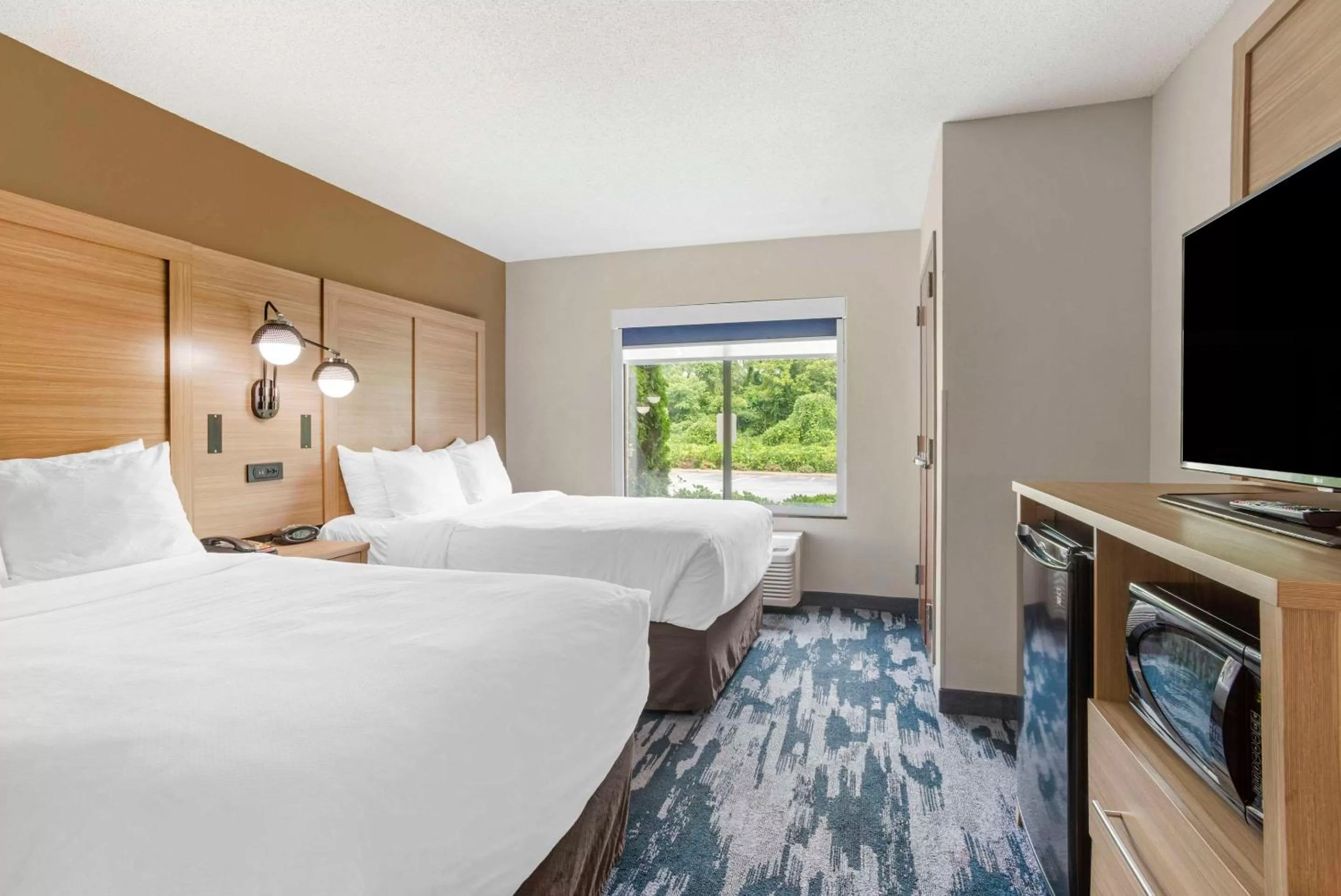 Bedroom, Bed in Comfort Suites At WestGate Mall