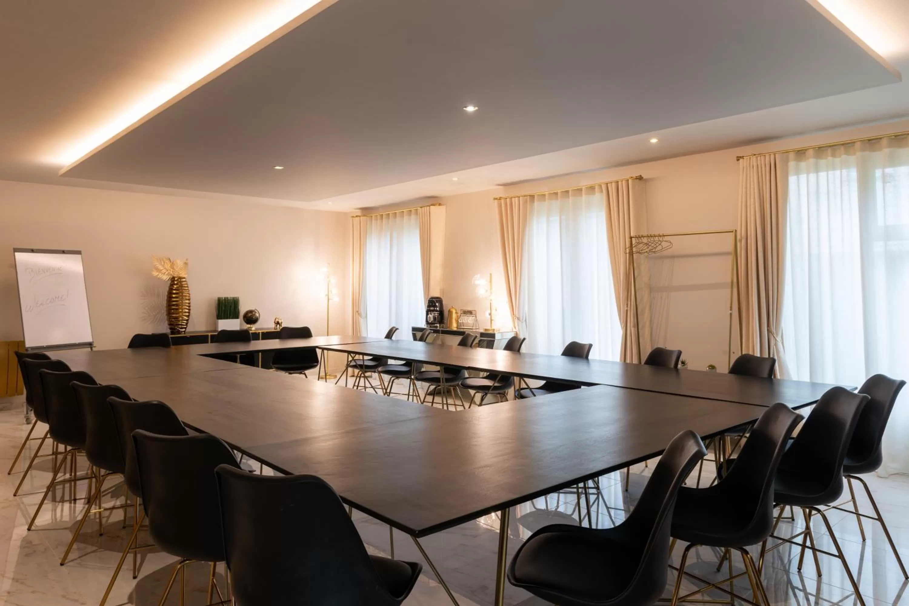 Business facilities in The Originals City, Hôtel Rennes Sud