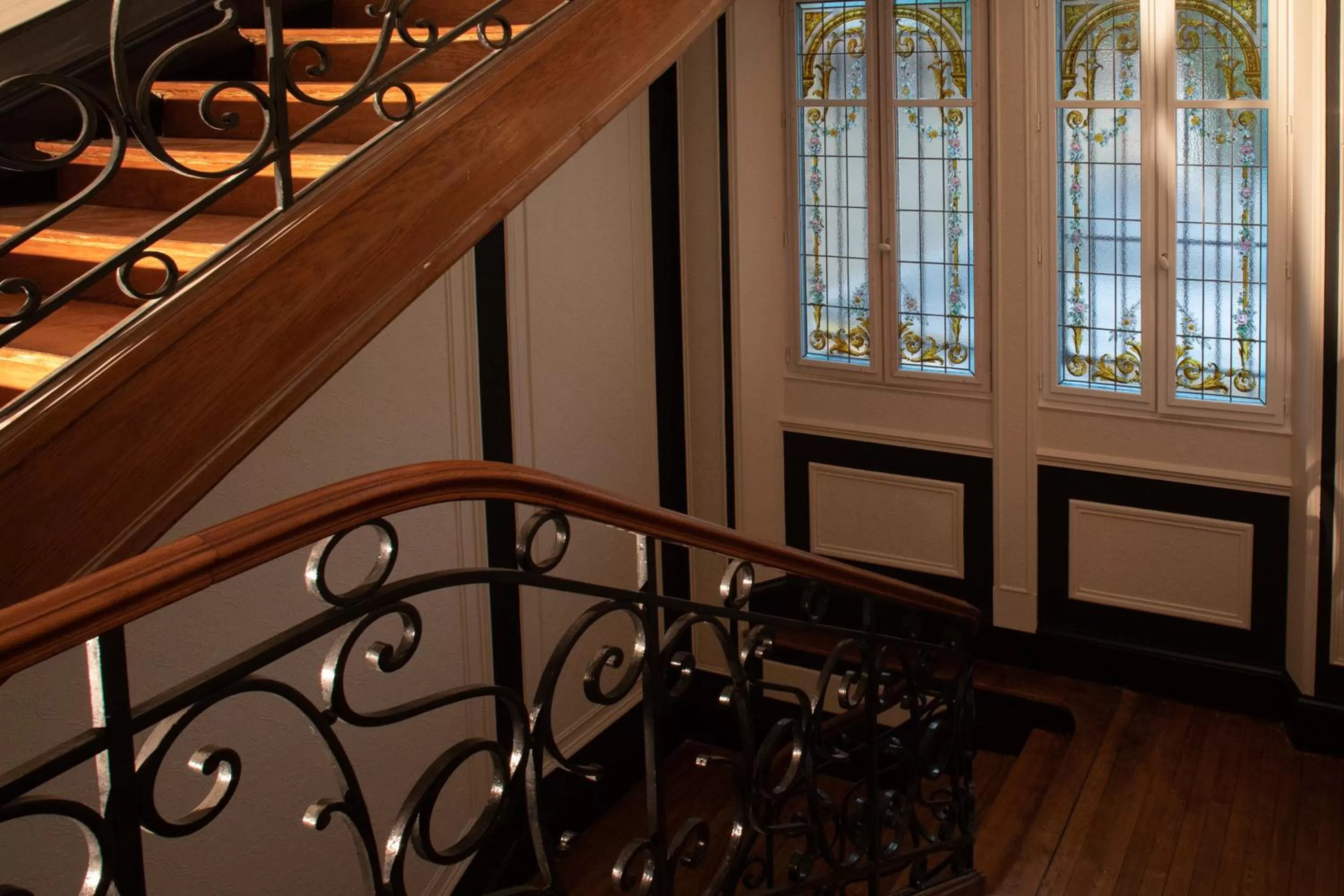 Internal: Not applicable to any particular room in La Cave de l'Avenue de Champagne