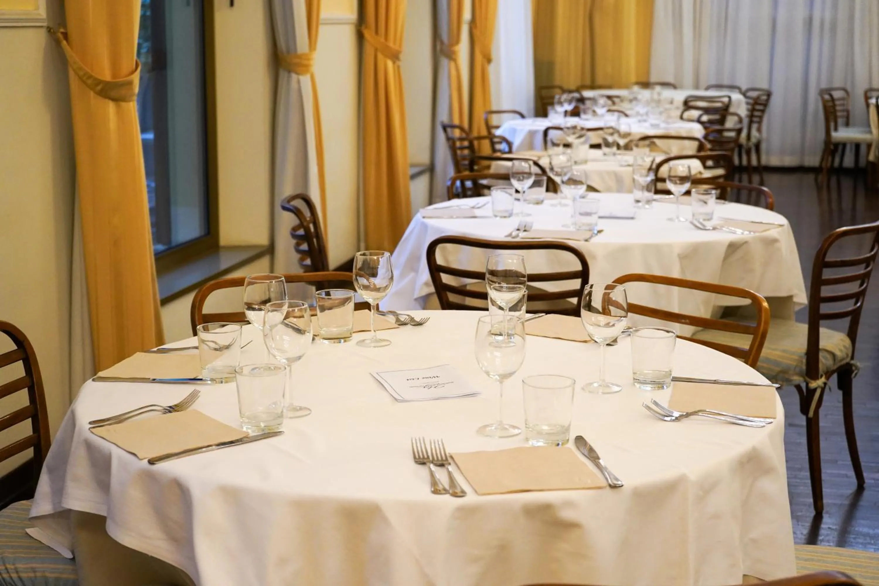 Restaurant/places to eat in HG Hotel Cappelli