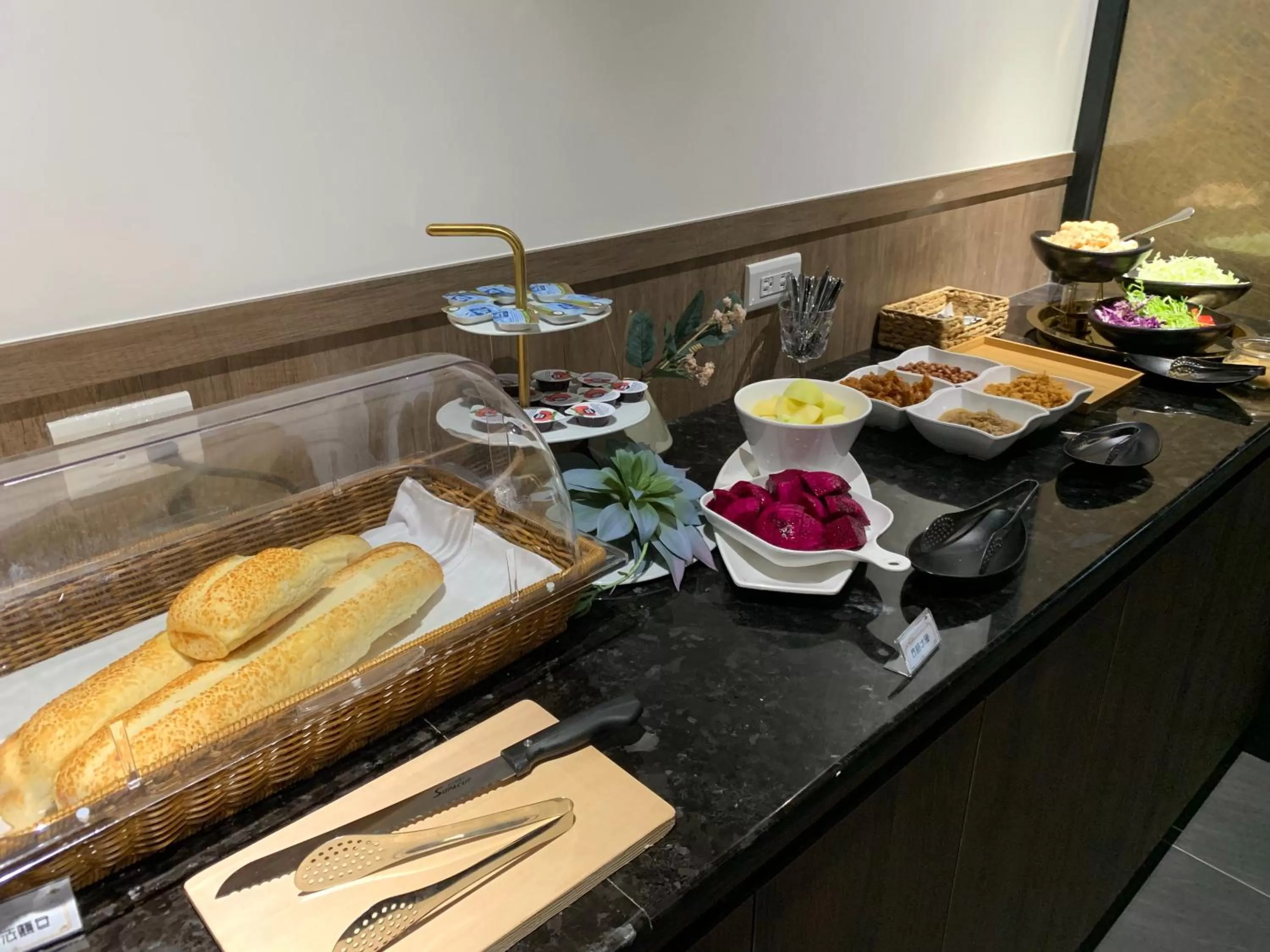 Breakfast in AURORA MOTEL