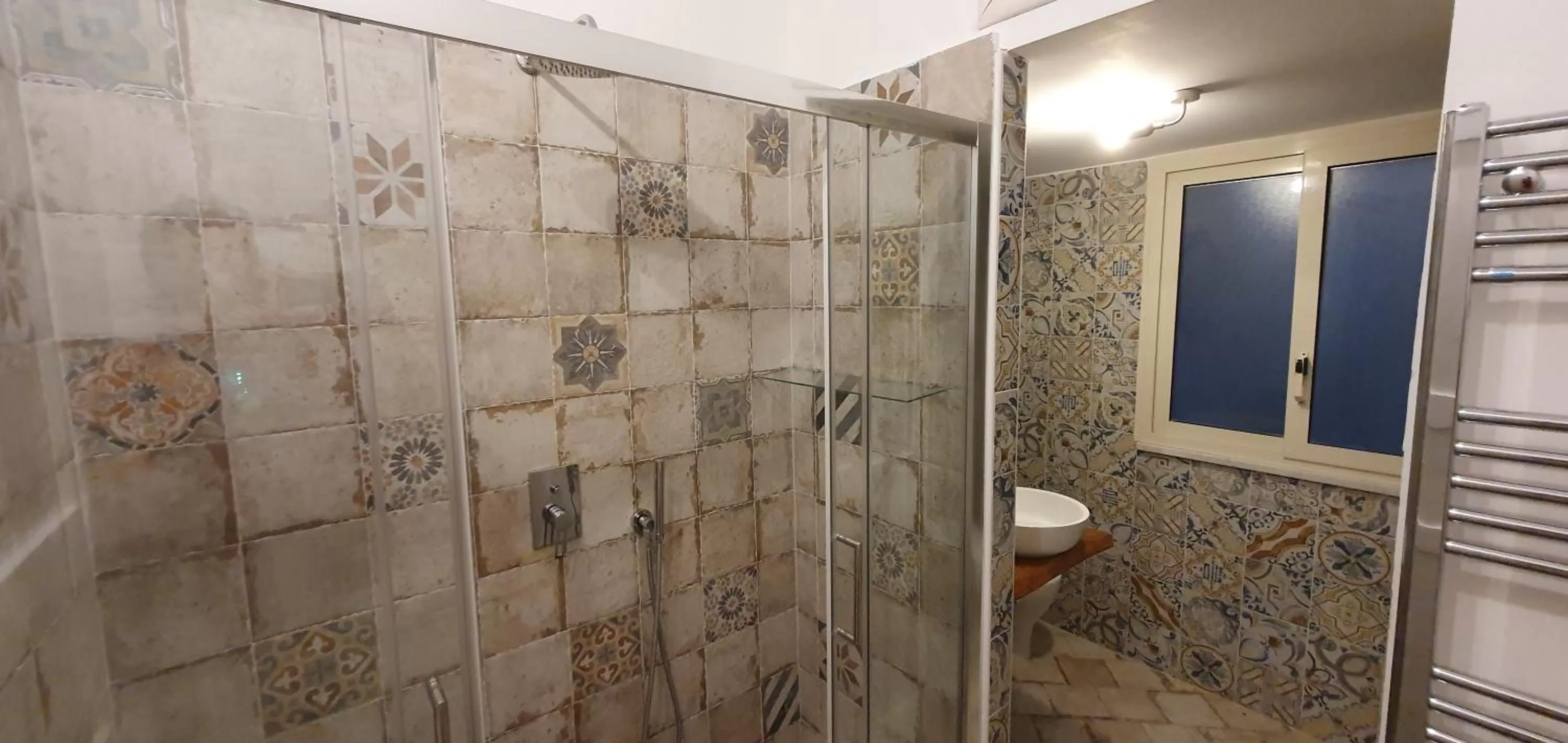 Shower in The Spanish Palace, Suites, Rooms, Apartments & Terraces