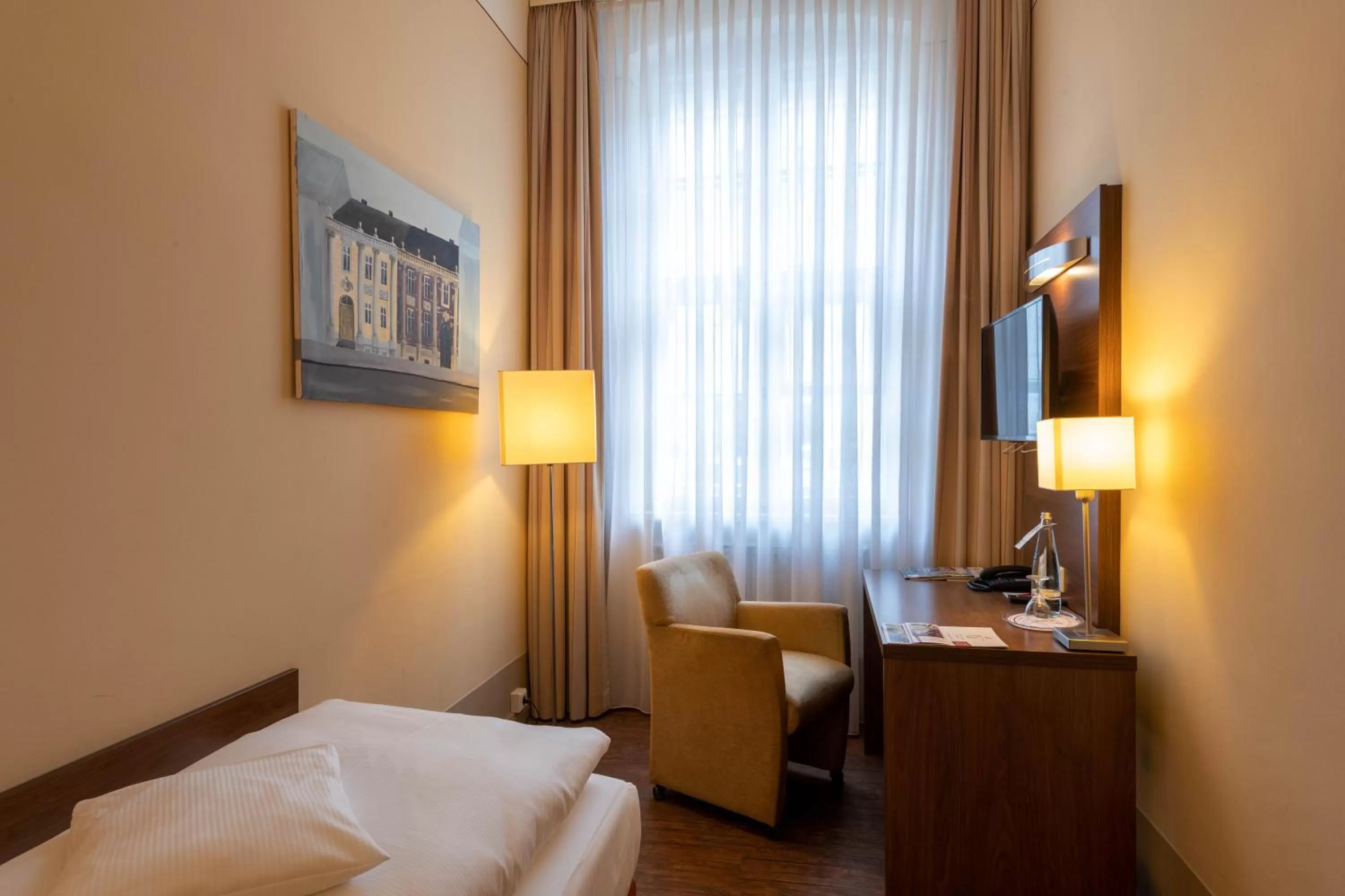 TV and multimedia, TV/Entertainment Center in Hotel am Großen Waisenhaus