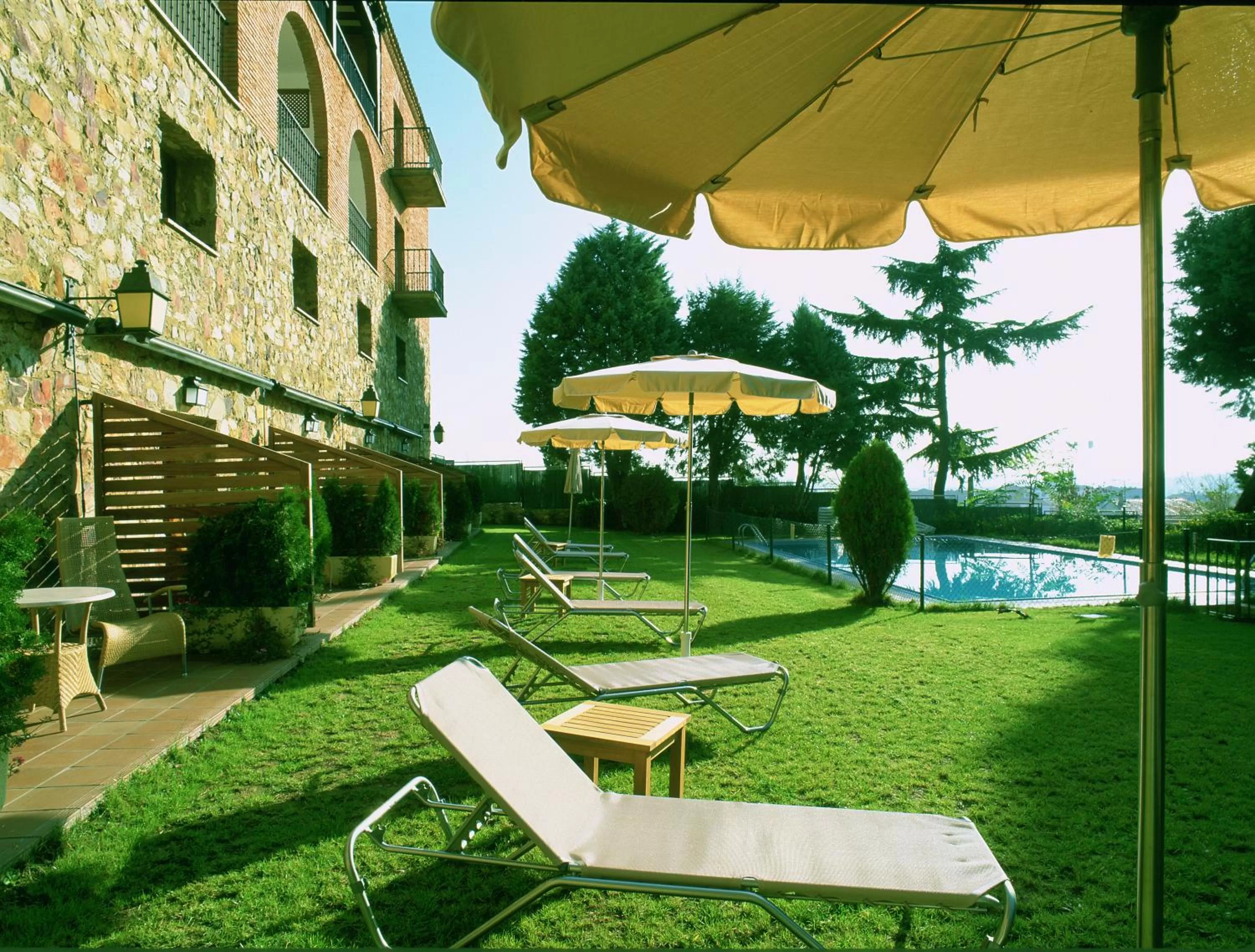 Swimming pool in Parador de Benavente