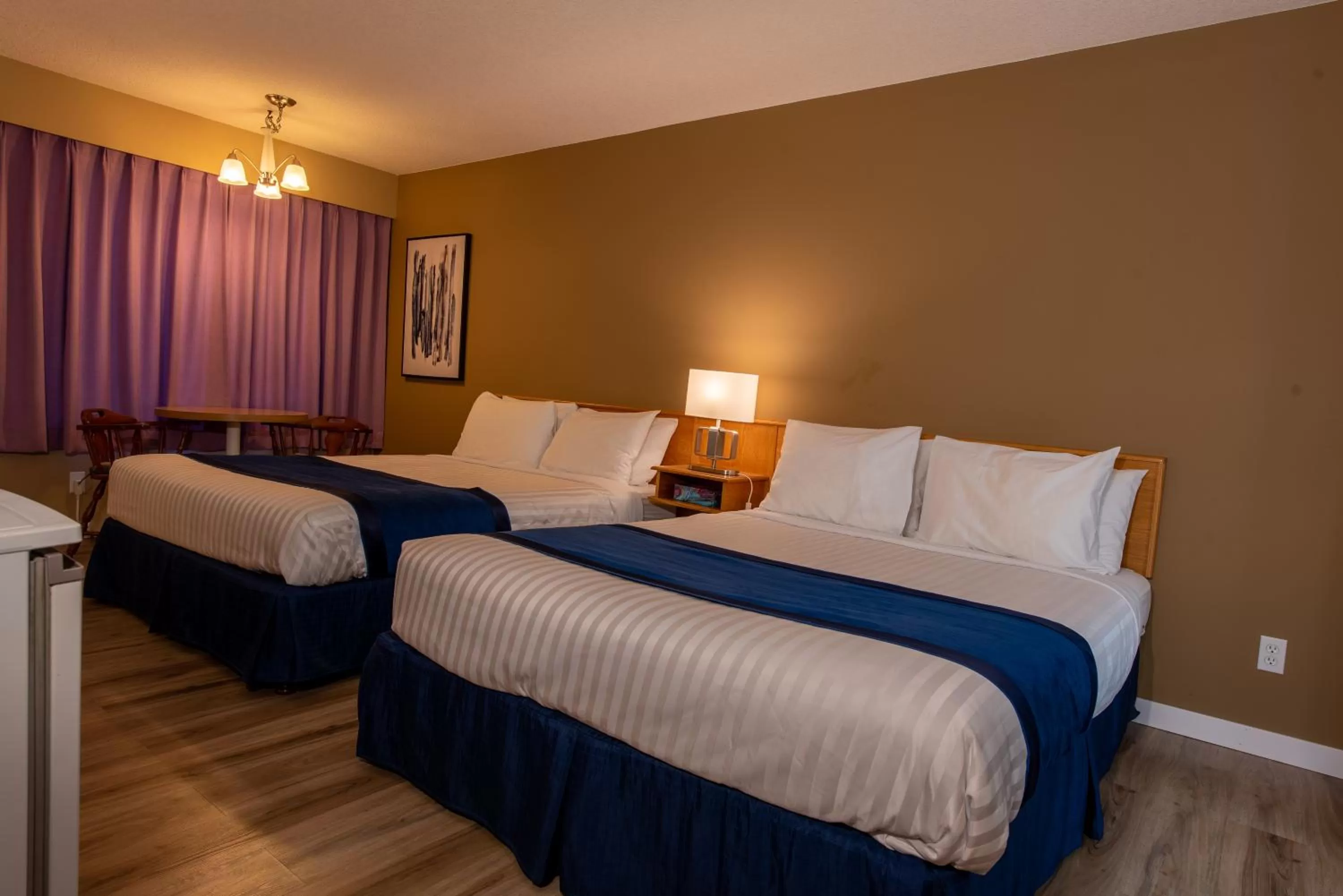 Bed in Ocean Crest Motel