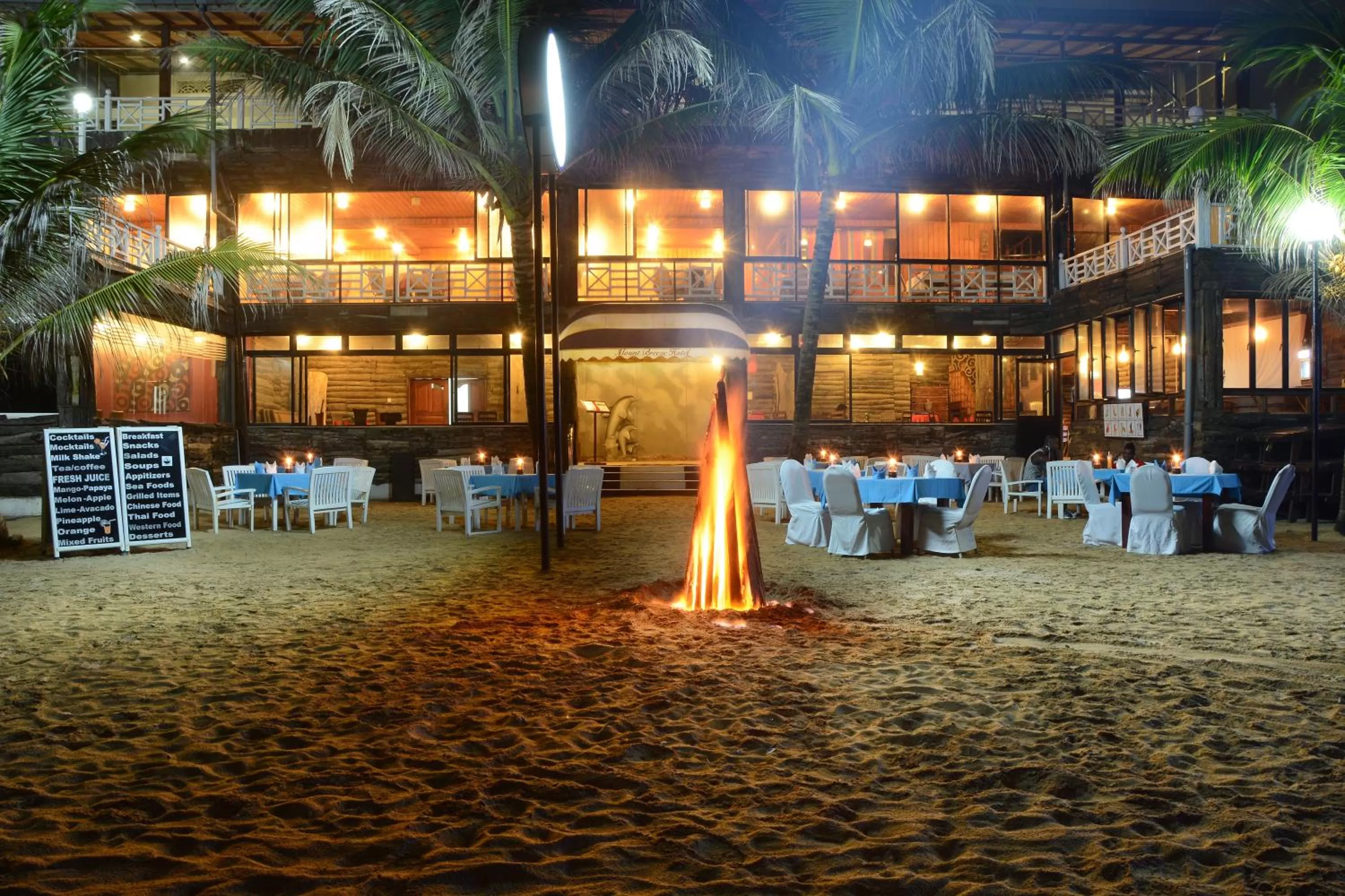 Beach, Banquet Facilities in Mount Breeze Hotel