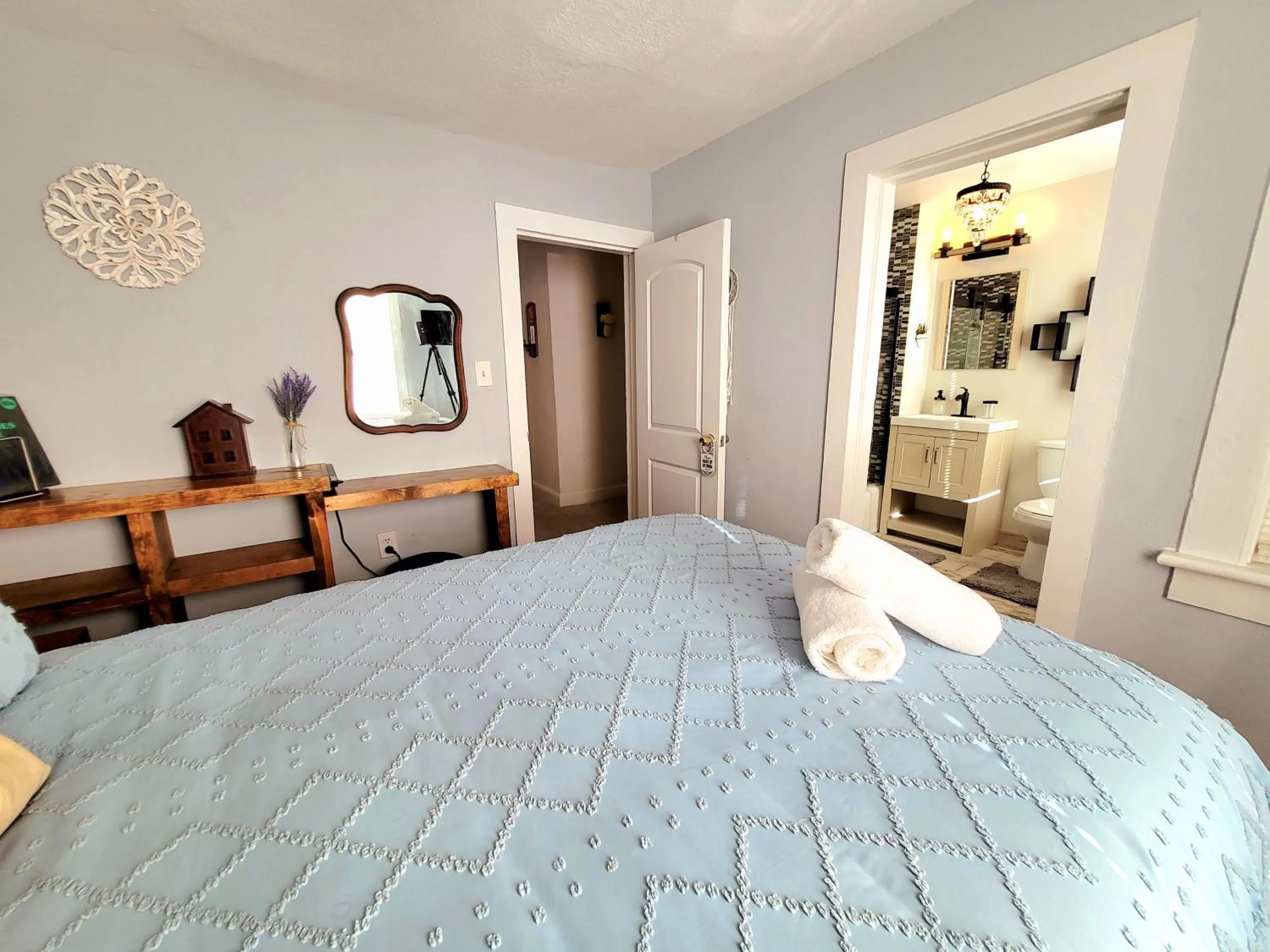 Bathroom, Bed in Pump House Inn & Spa