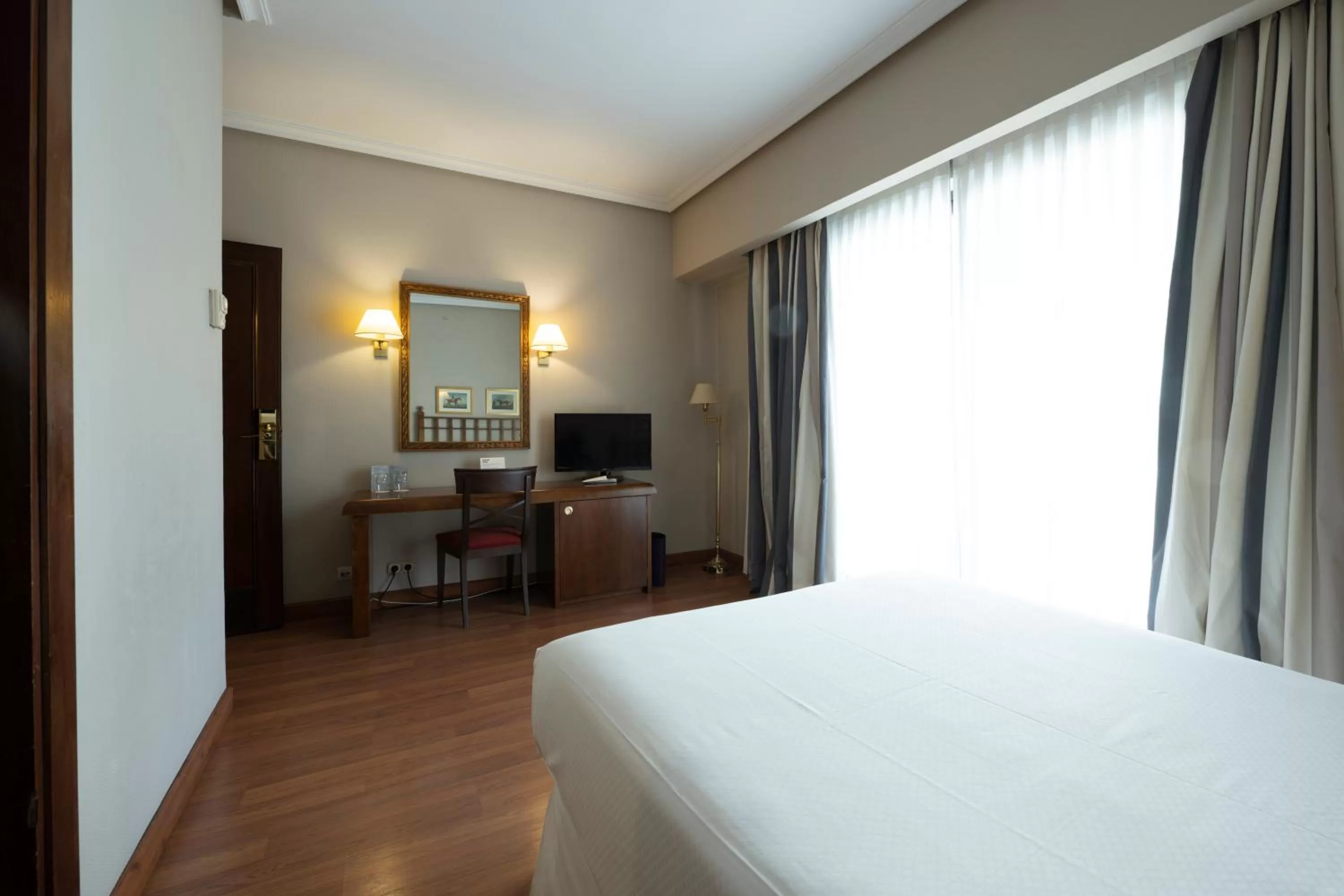 Bedroom, Bed in Barceló León Conde Luna