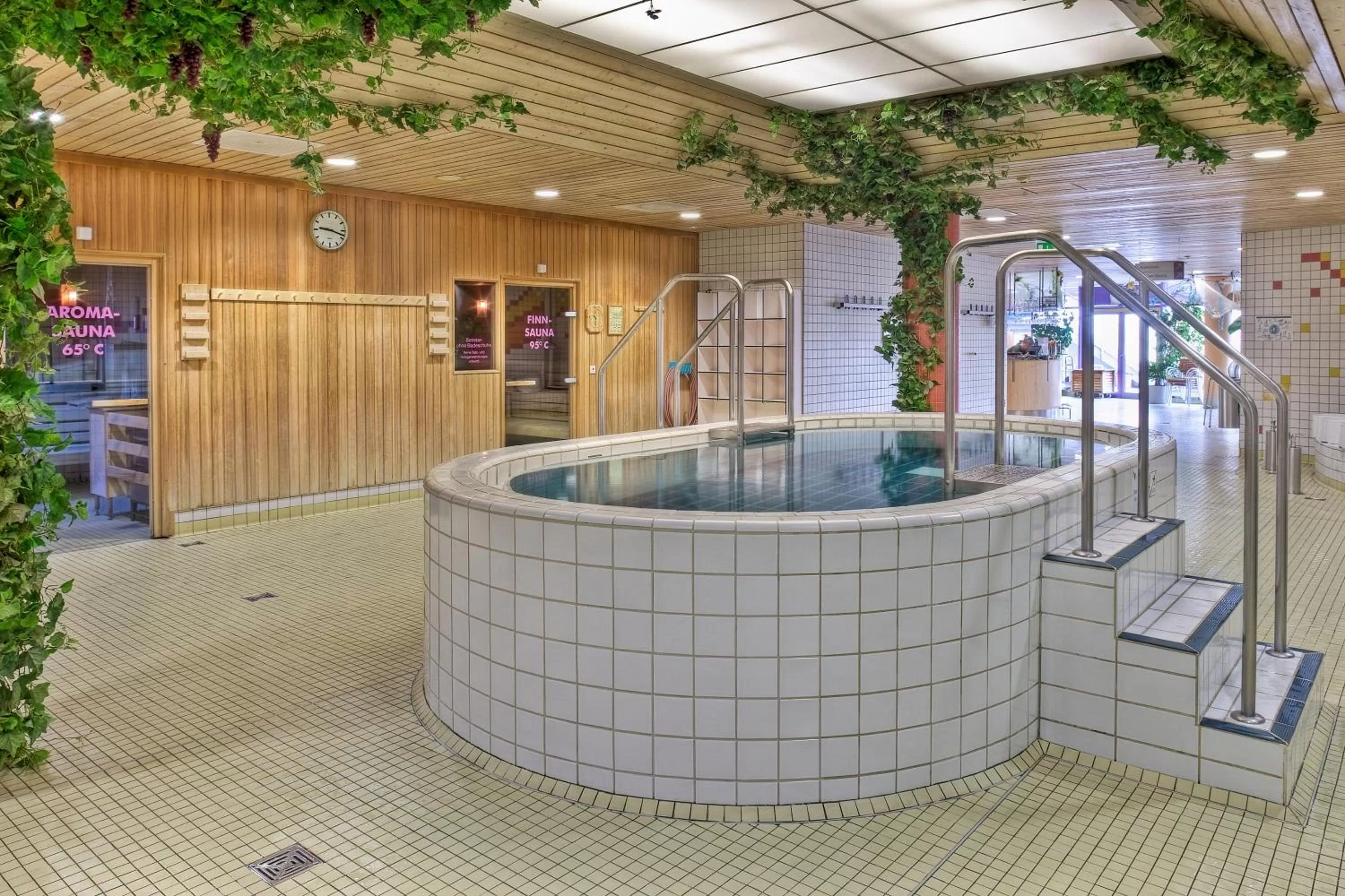 Hot Tub in Santé Royale Hotel- & Gesundheitsresort Warmbad Wolkenstein