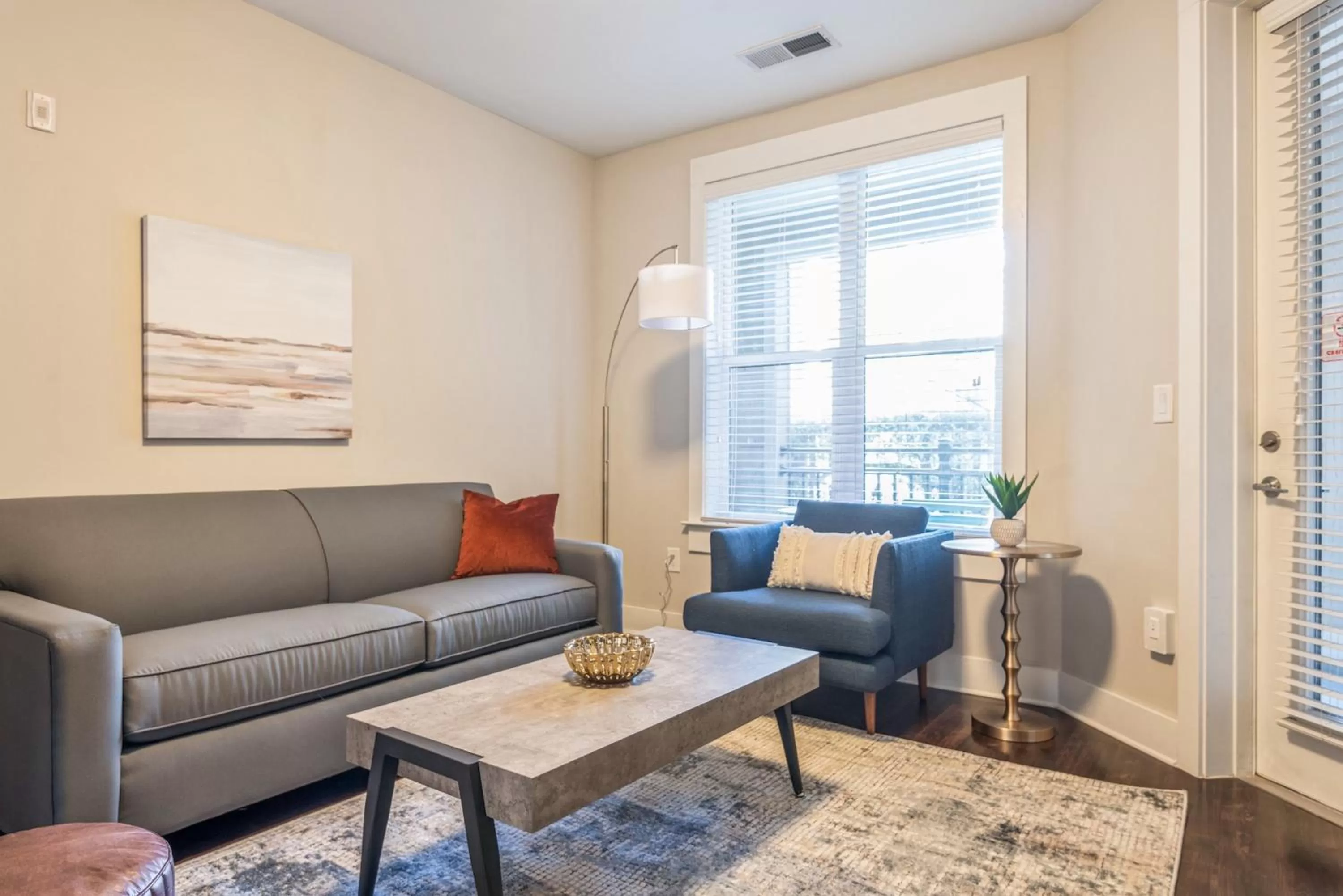 One-Bedroom Apartment (Self Check-in with Virtual Front Desk) in Kasa Dilworth Charlotte