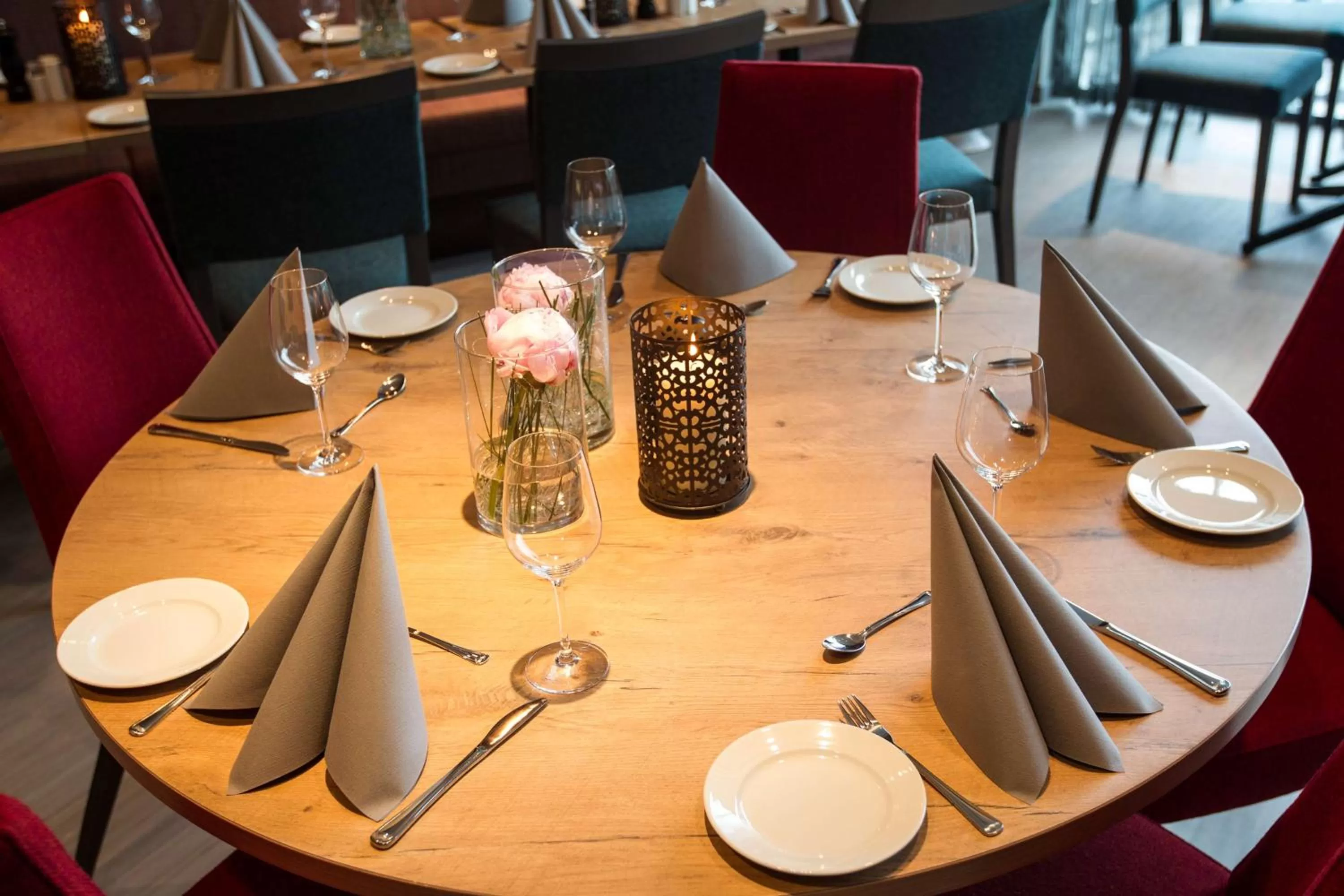 Restaurant/places to eat in Thon Partner Elgstua Hotel