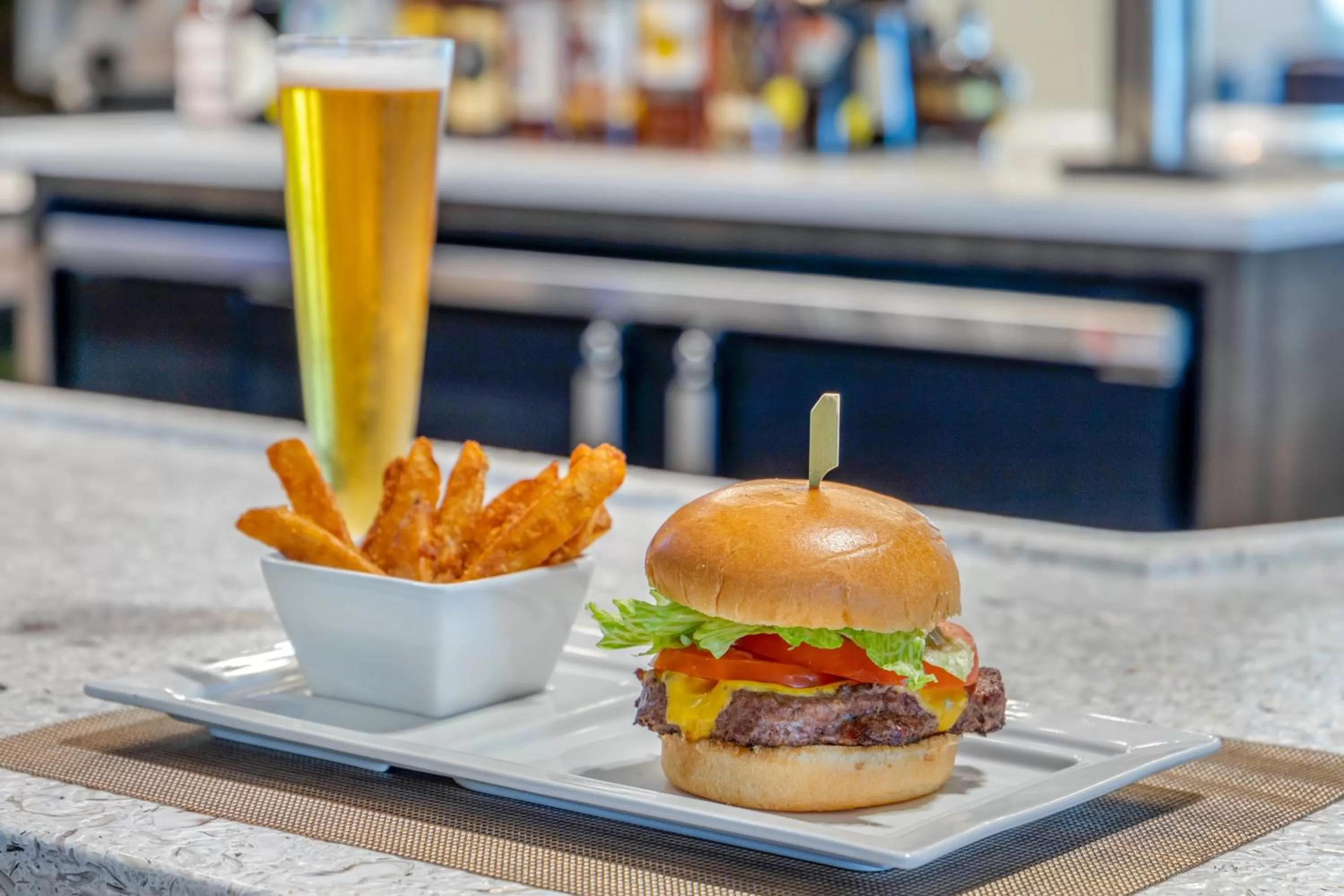 Food and drinks in DoubleTree by Hilton Charleston Riverview