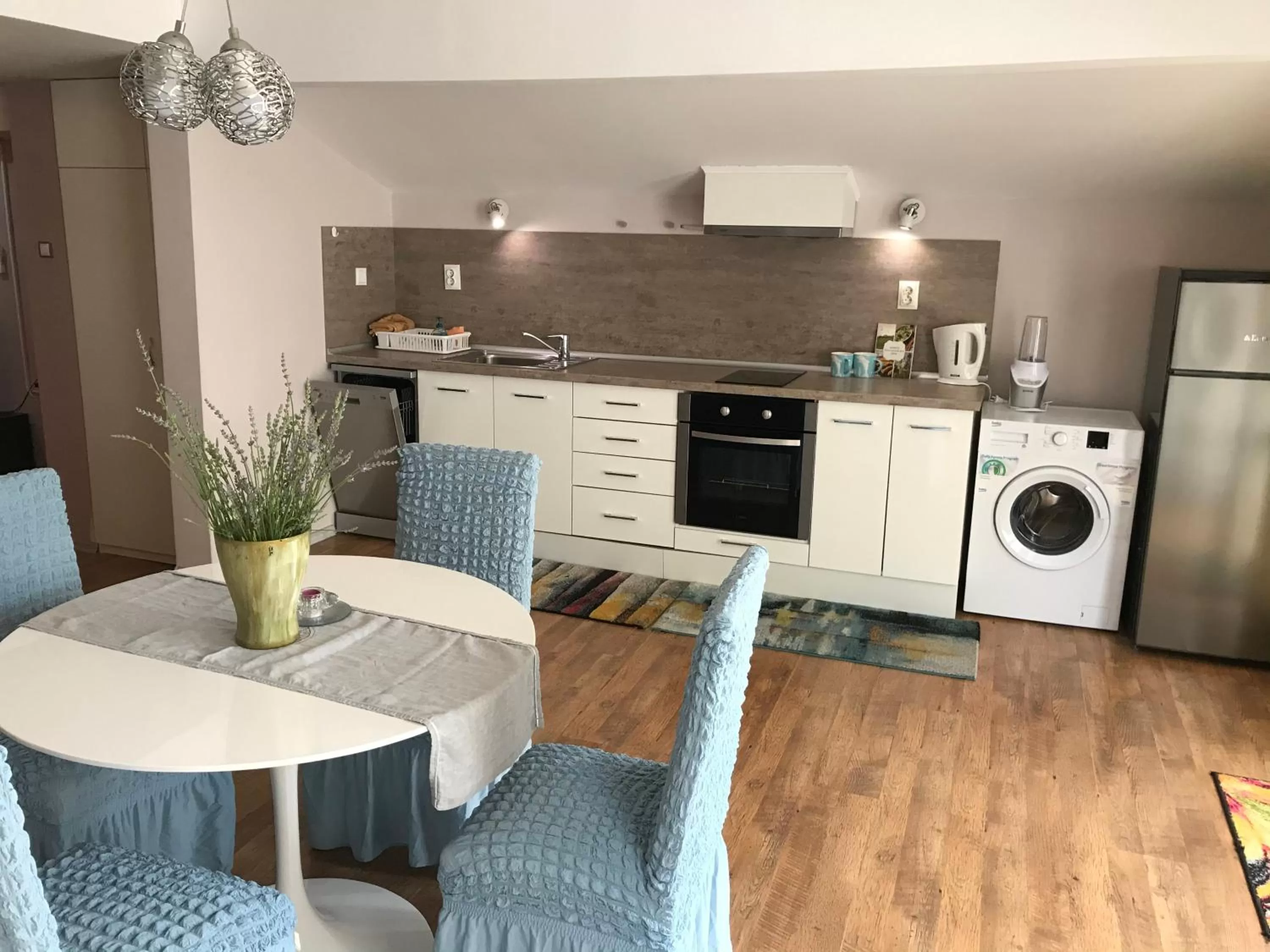 Kitchen or kitchenette, Kitchen/Kitchenette in White Rose Family Guest House