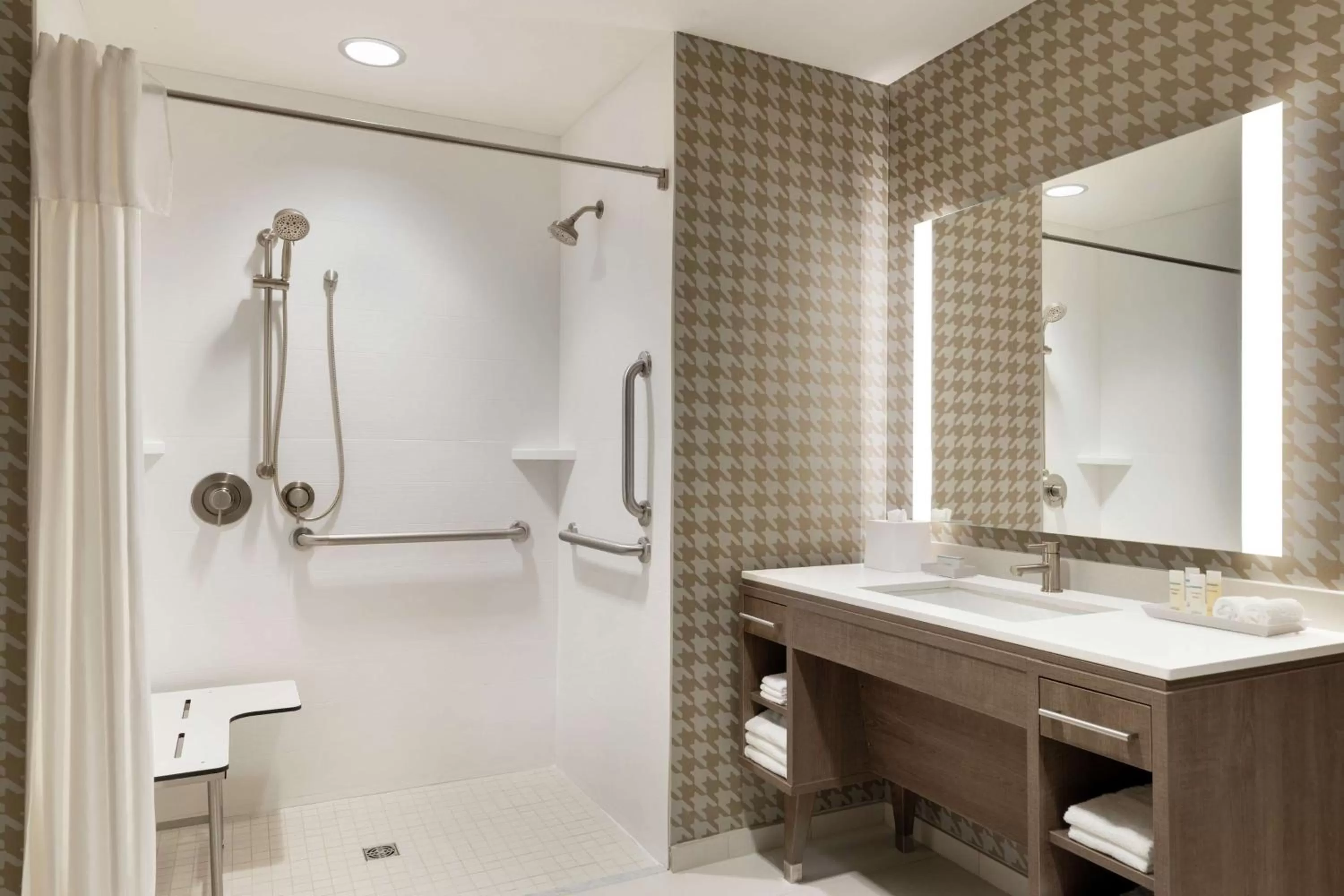 Bathroom in Home2 Suites By Hilton Ogden