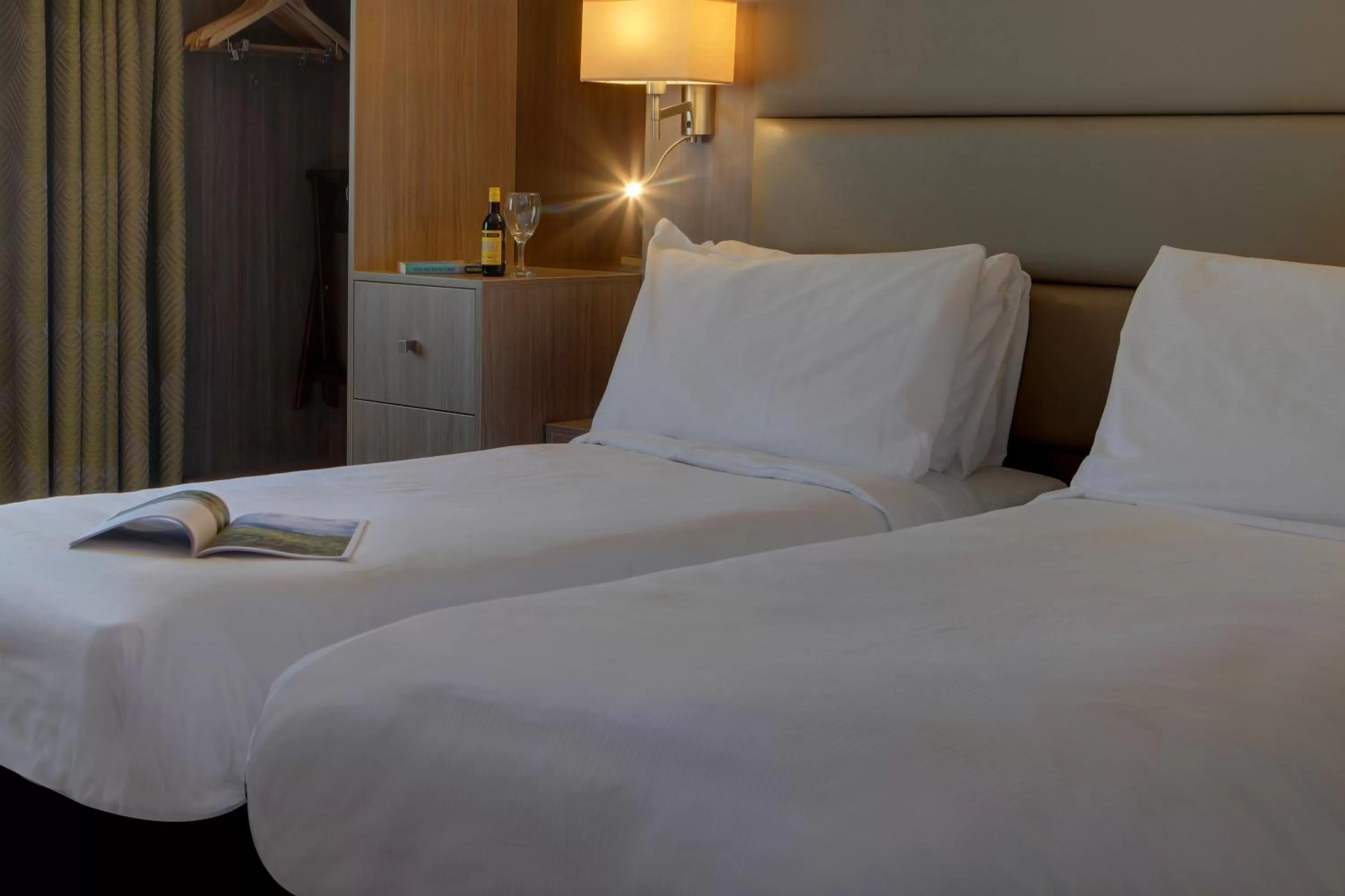 Bed in Best Western Pontypool Metro Hotel