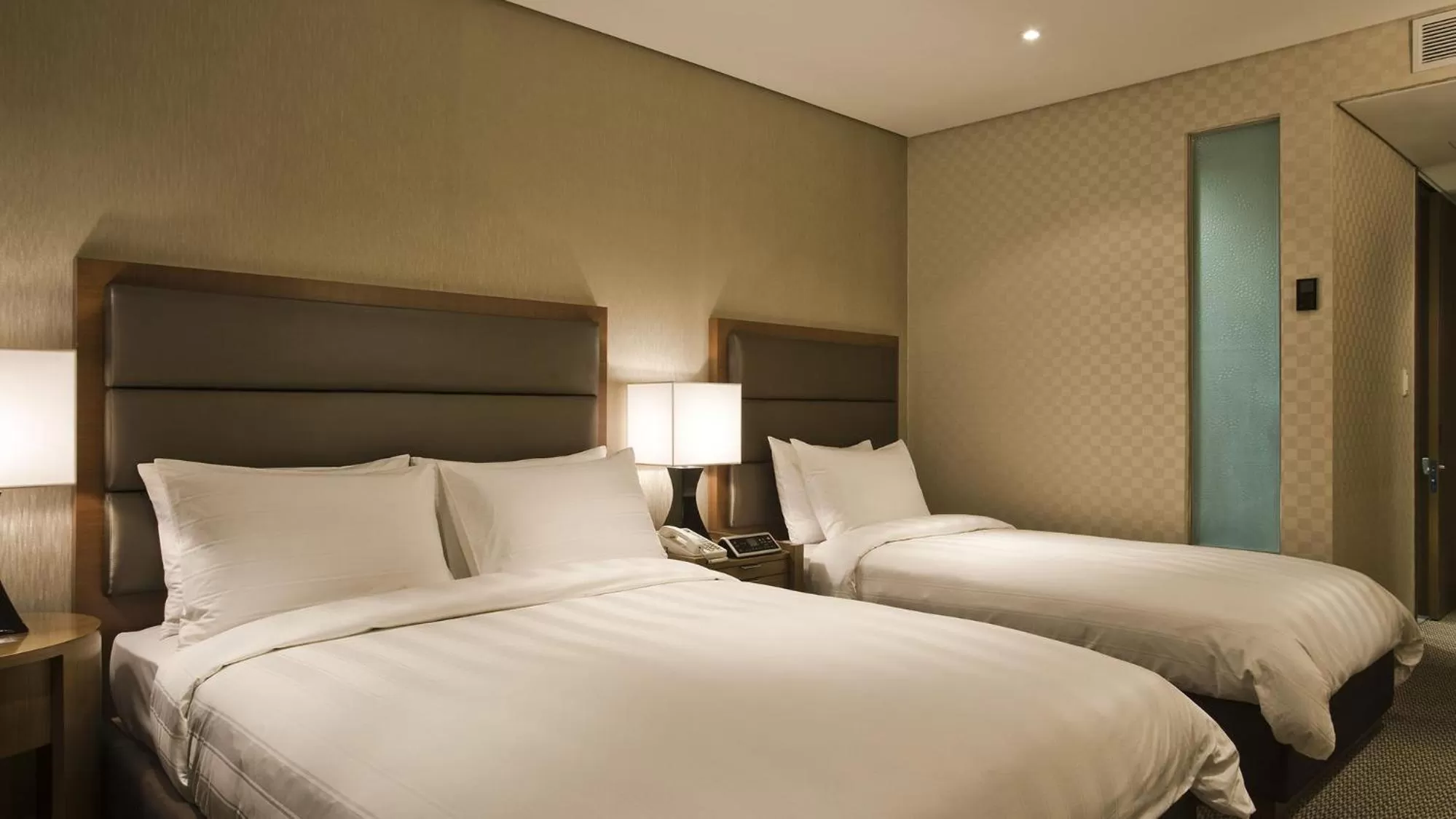 Bedroom, Bed in LOTTE CITY HOTEL Mapo