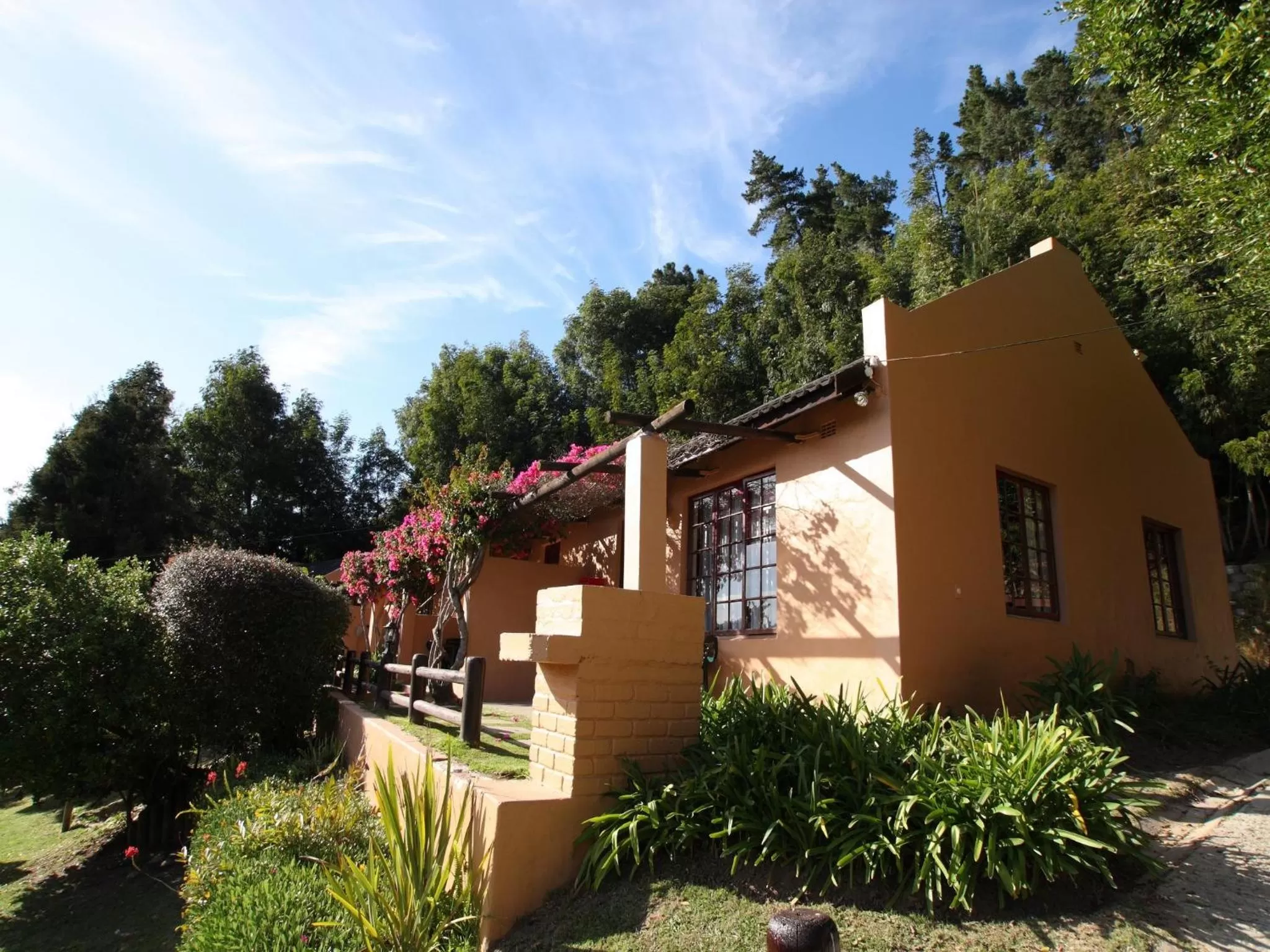 Facade/entrance in Gooderson Knysna Chalets