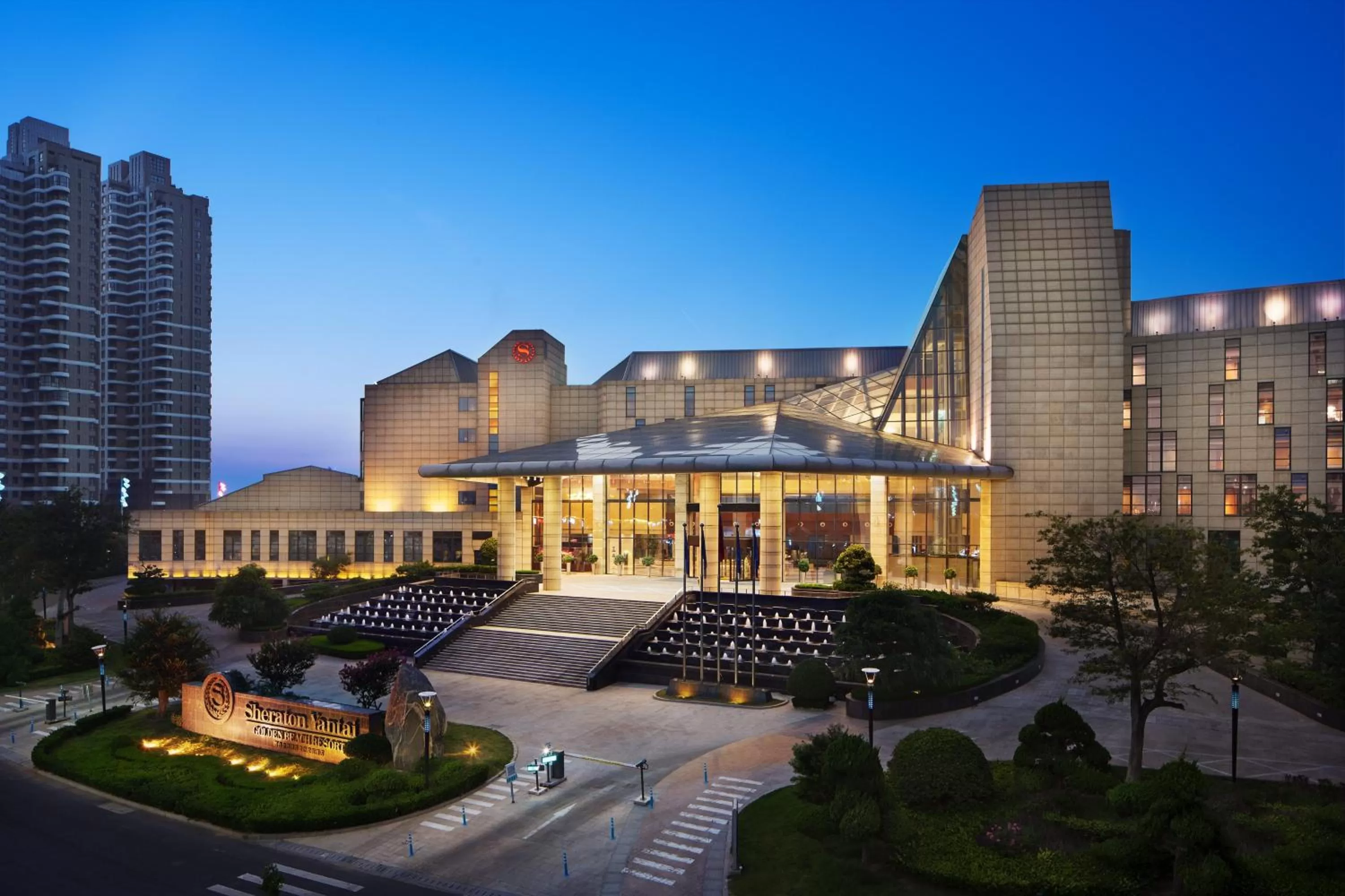 Property building in Sheraton Yantai Golden Beach Resort