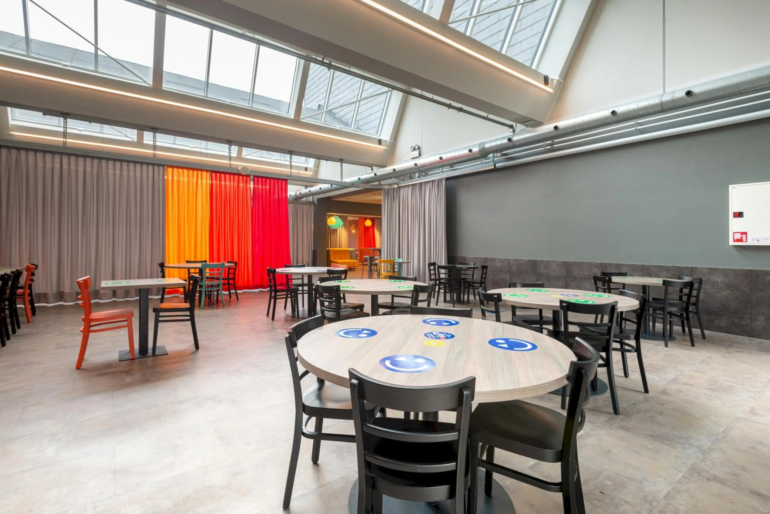 Dining area in a&o Copenhagen Sydhavn