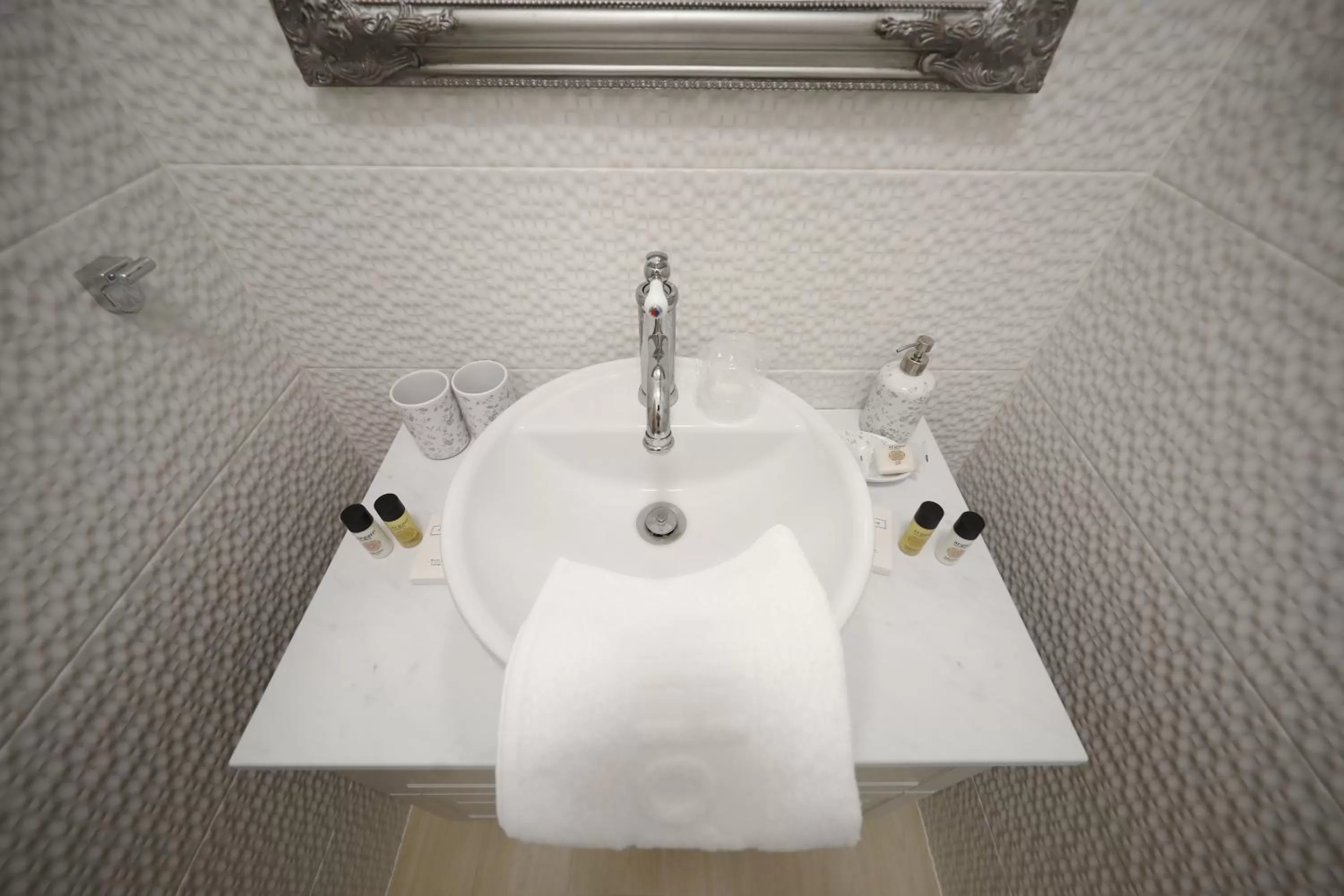 Bathroom in Teatro Verdi Accommodation