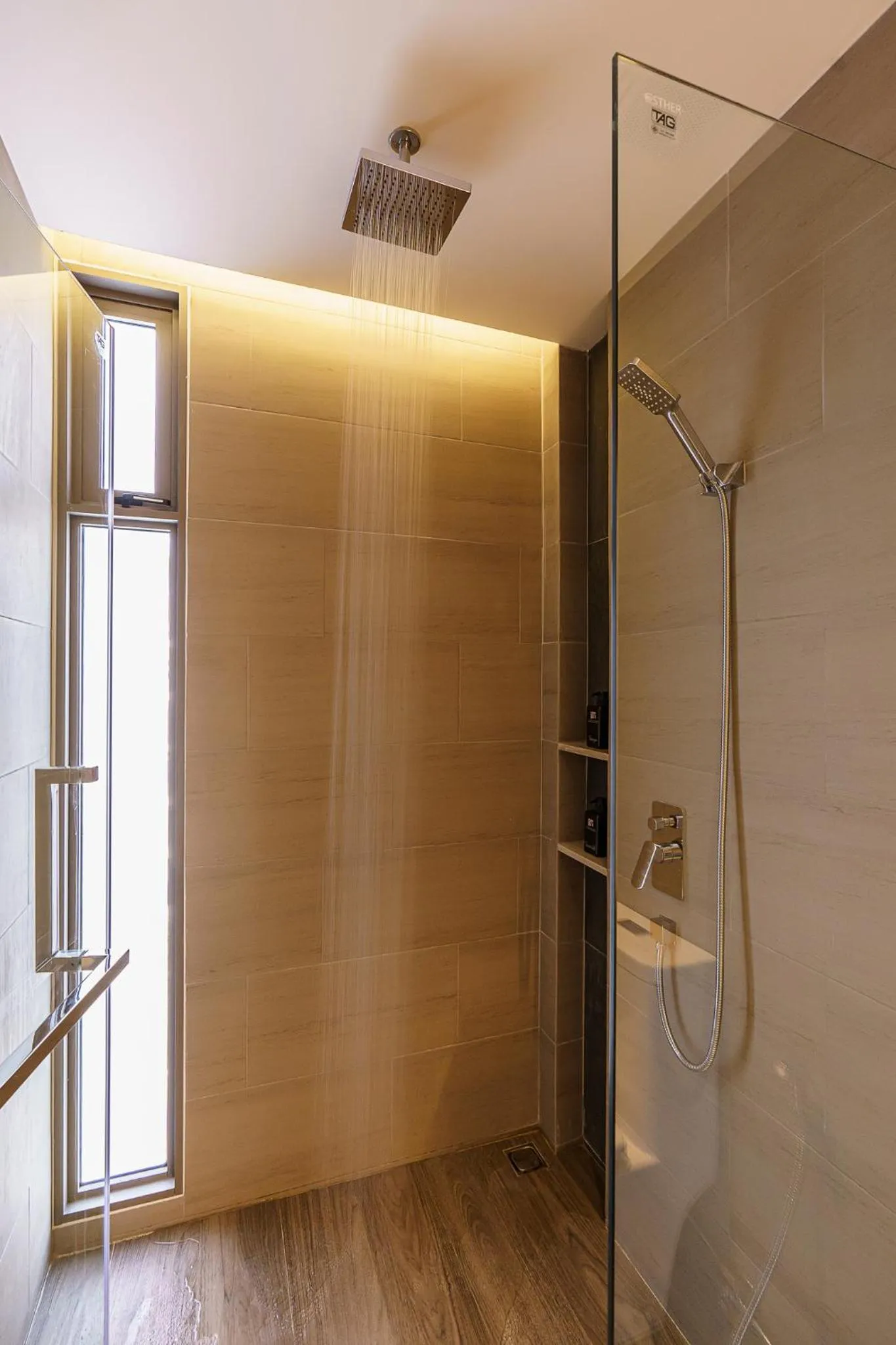 Shower in Fifth Pattaya Jomtien By Shiwalai Int
