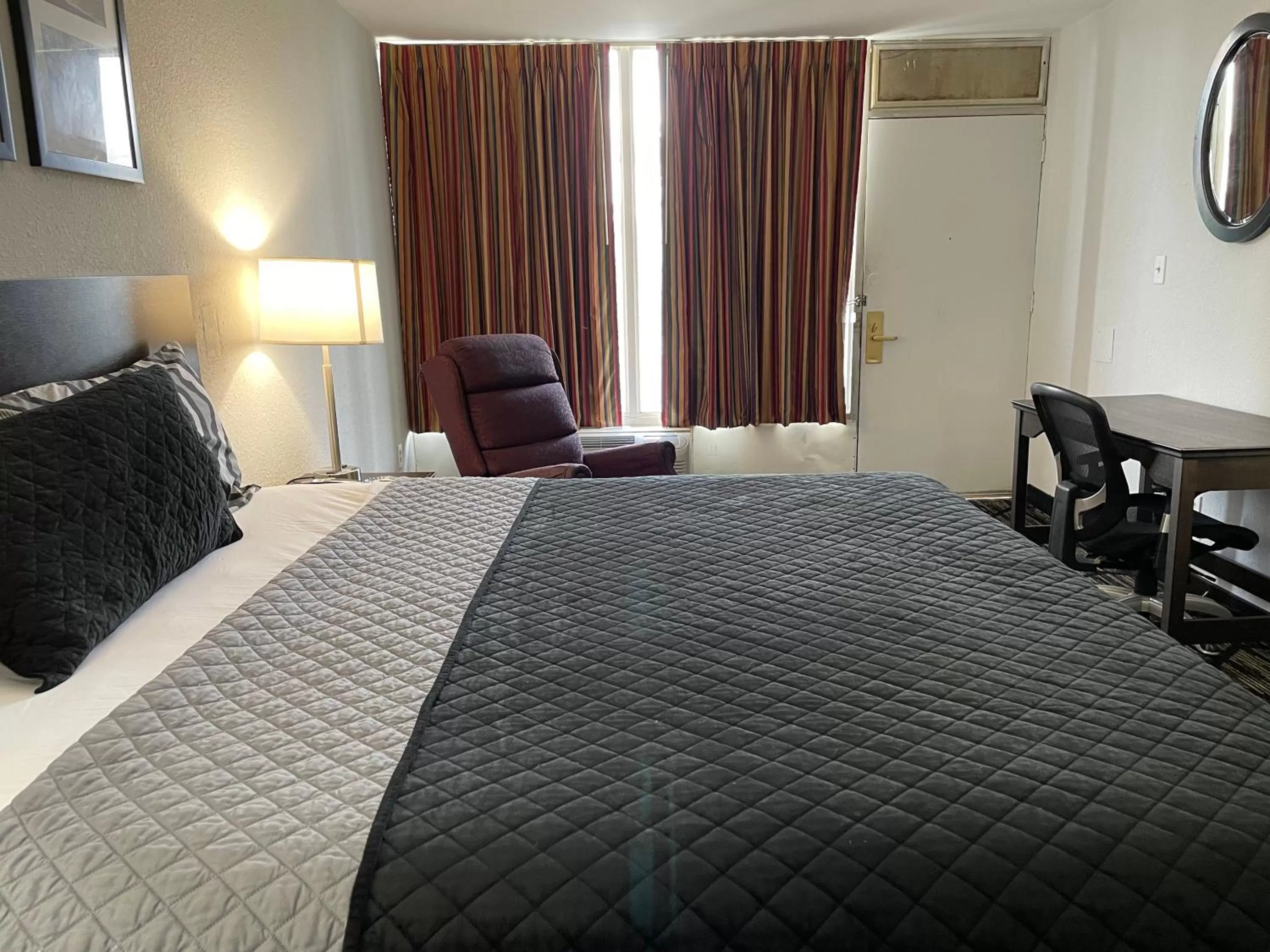 Bed in Scottish Inns Manchester