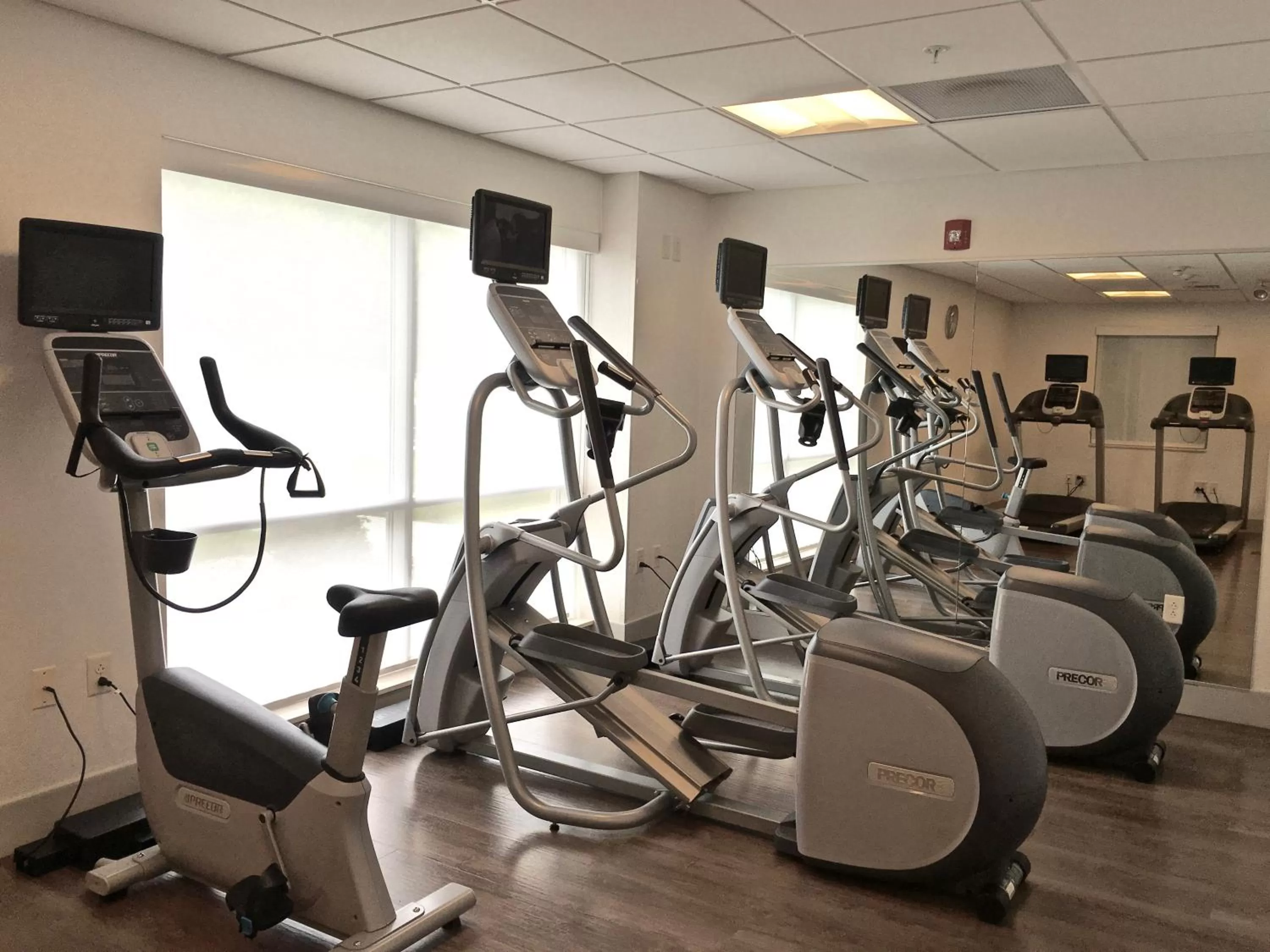 Spa and wellness centre/facilities in Holiday Inn Express & Suites Oswego by IHG