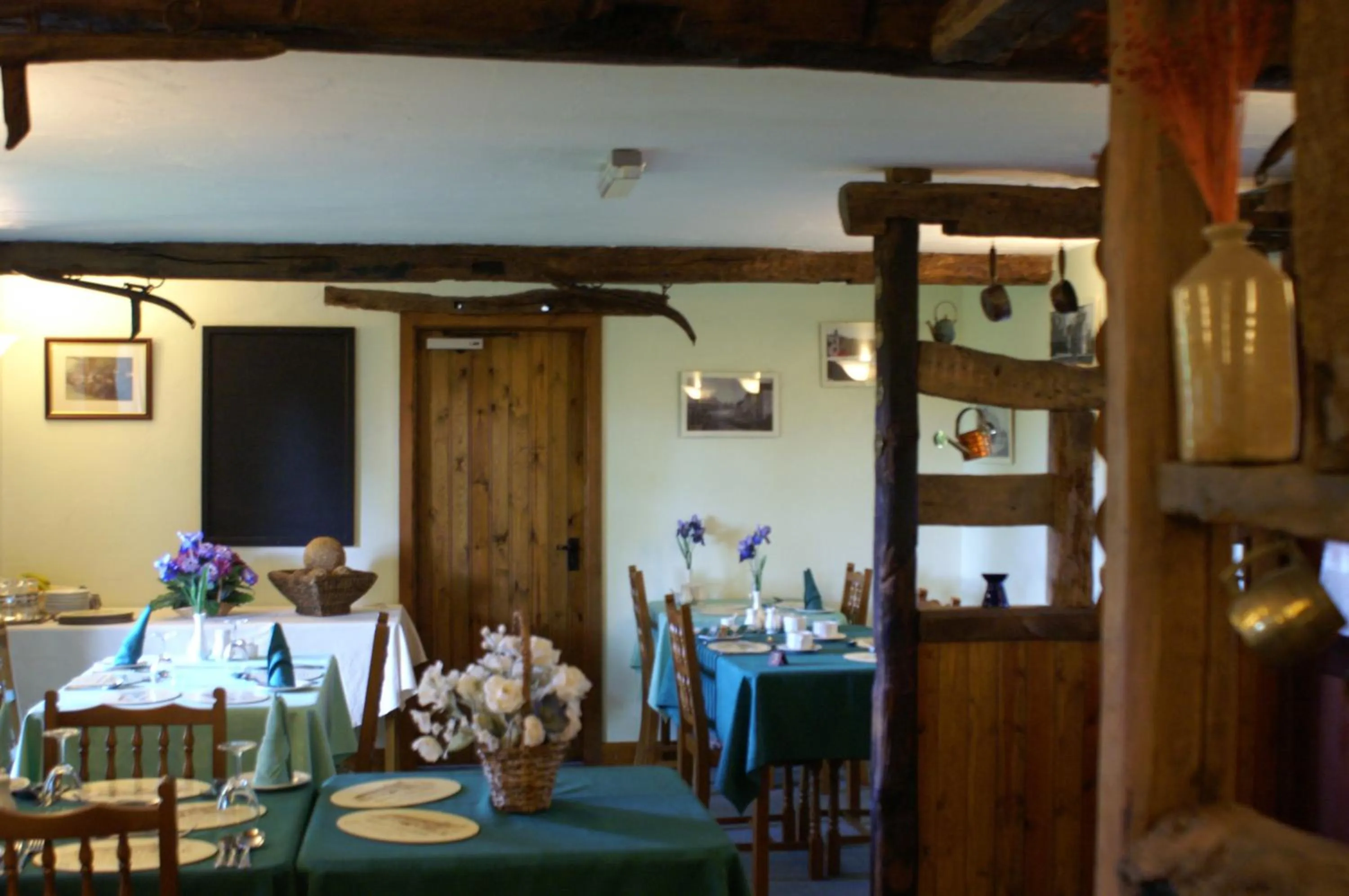 Dining area in Middle Flass Lodge