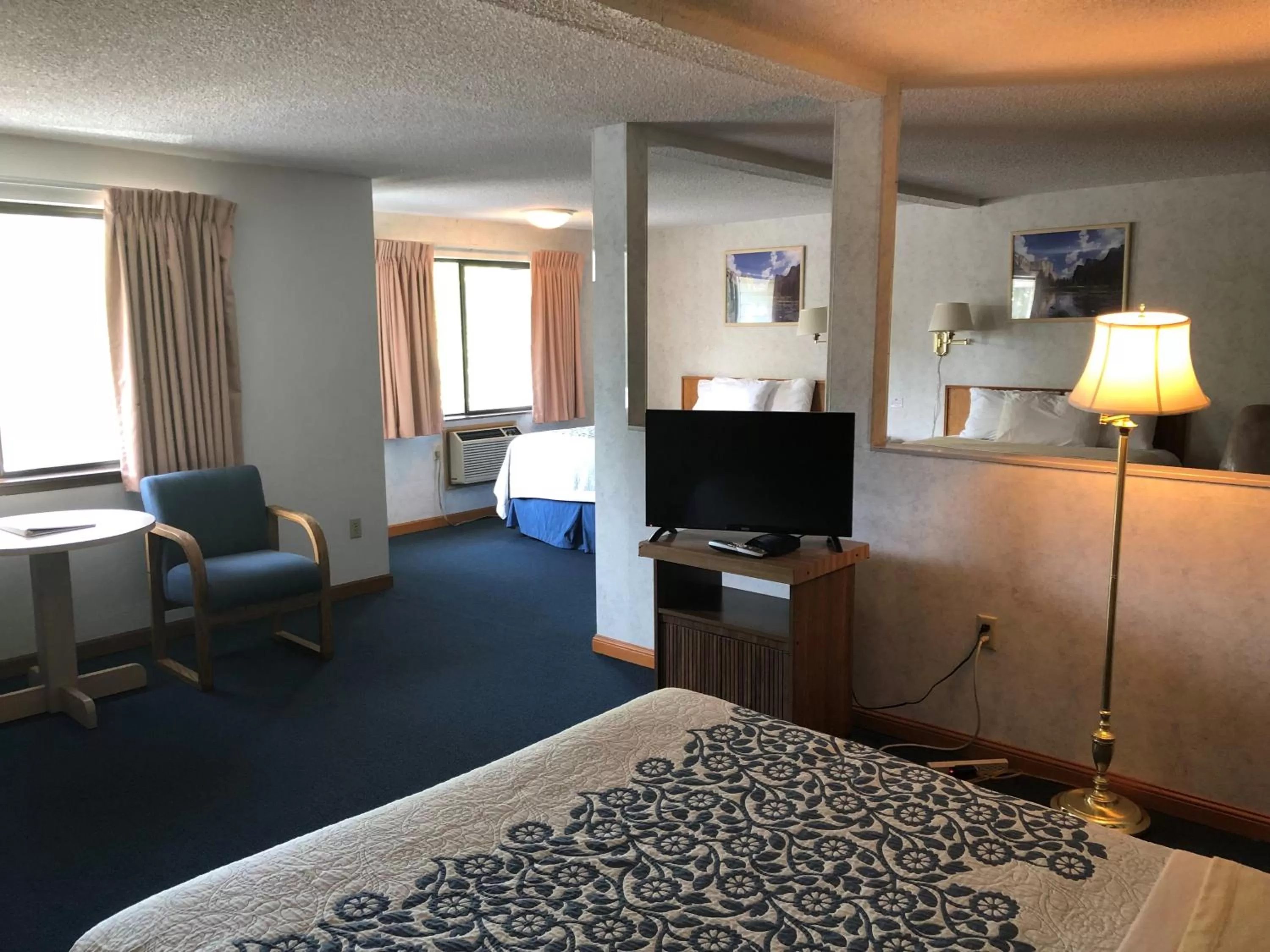 Photo of the whole room, Bed in Days Inn by Wyndham Corvallis
