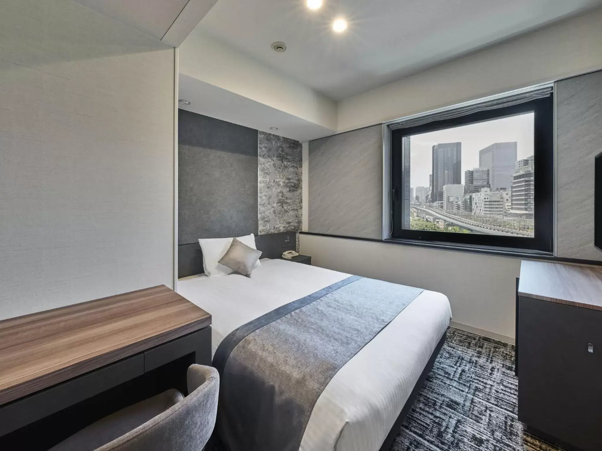 Renewal Double Room - Non-Smoking in Hotel Villa Fontaine Grand Tokyo-Shiodome Renewal Double Room - Non-Smoking in Hotel Villa Fontaine Grand Tokyo-Shiodome