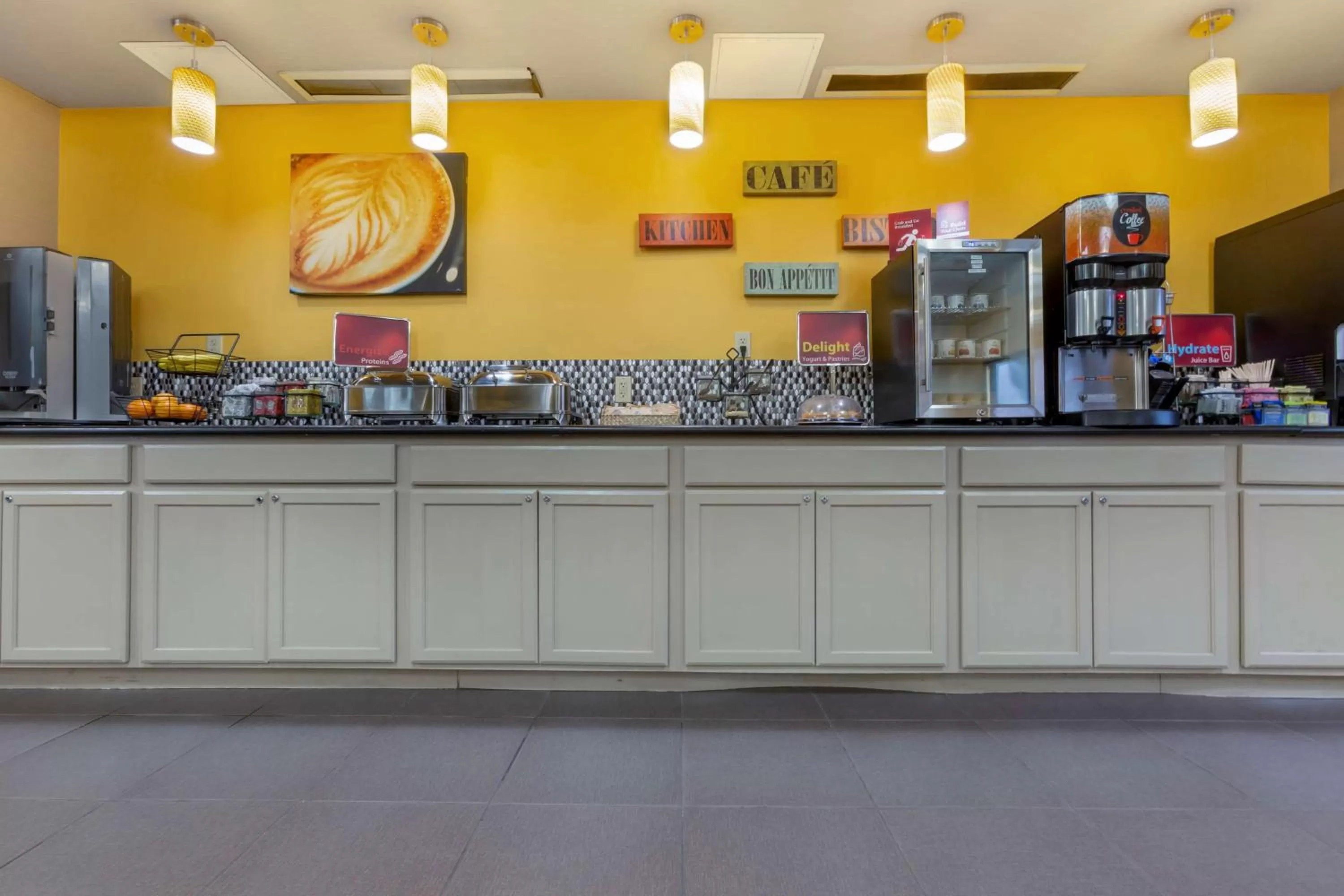 Breakfast in Best Western Plus the Four Corners Inn