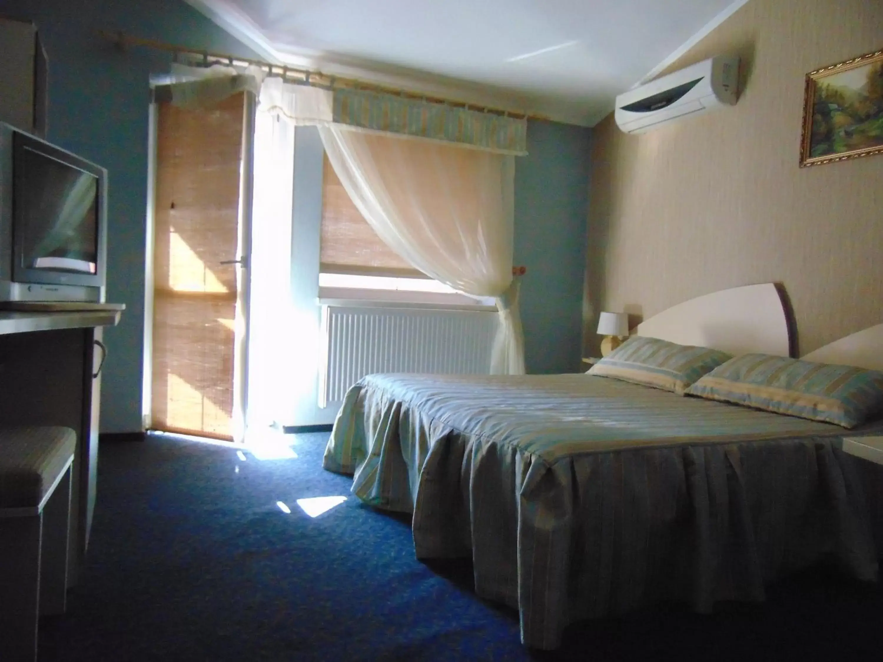 Deluxe Double Room with Balcony - single occupancy in Hotel Serpanok Deluxe Double Room with Balcony - single occupancy in Hotel Serpanok