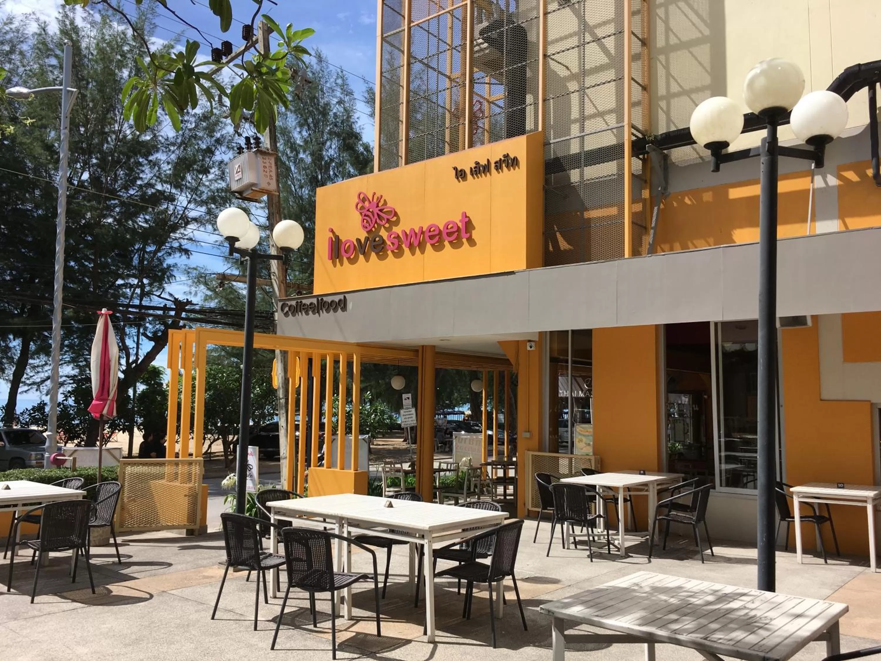 Restaurant/places to eat in Long Beach Cha-Am Hotel