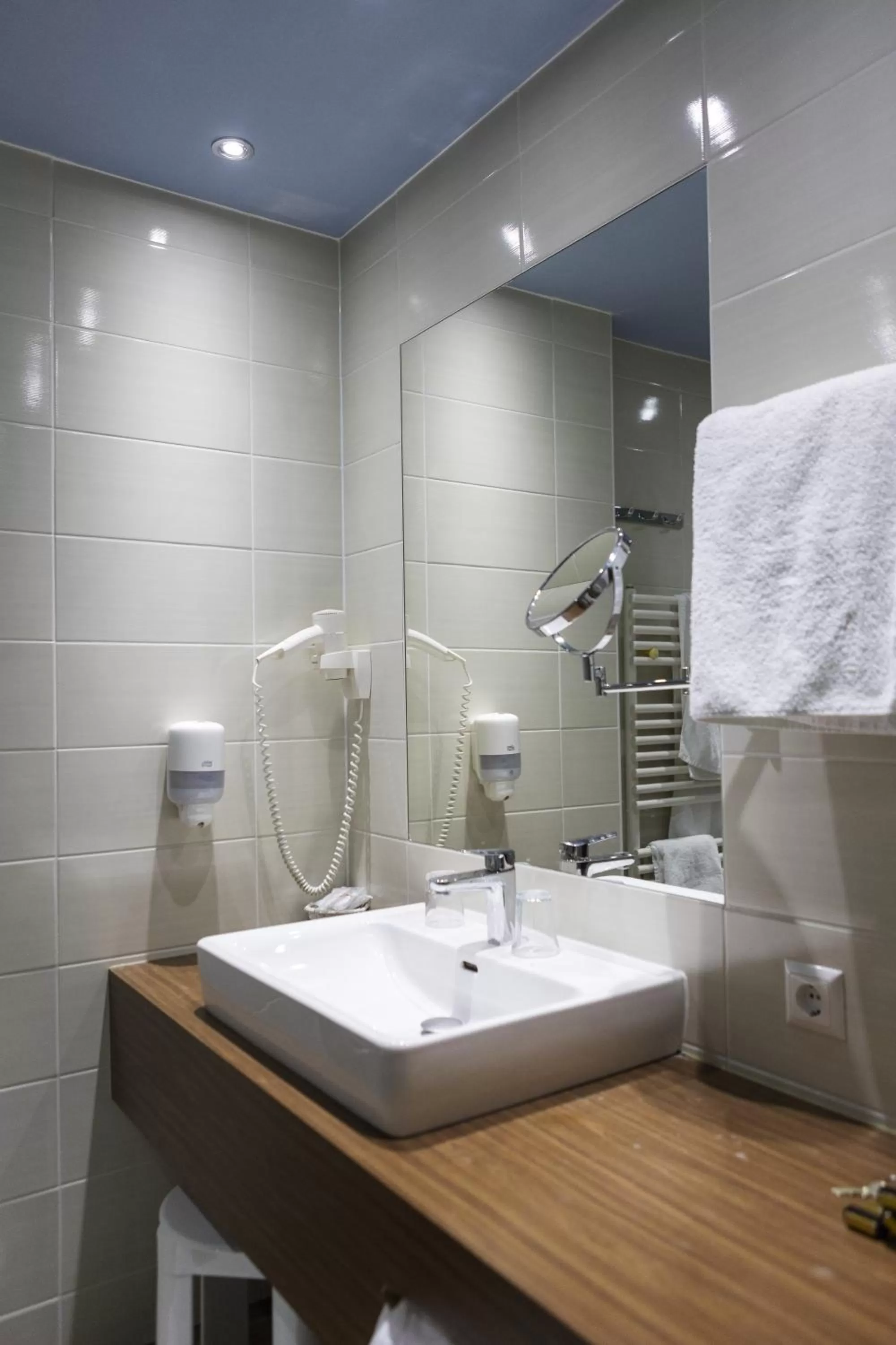 Shower in Hotel Paradiesquelle