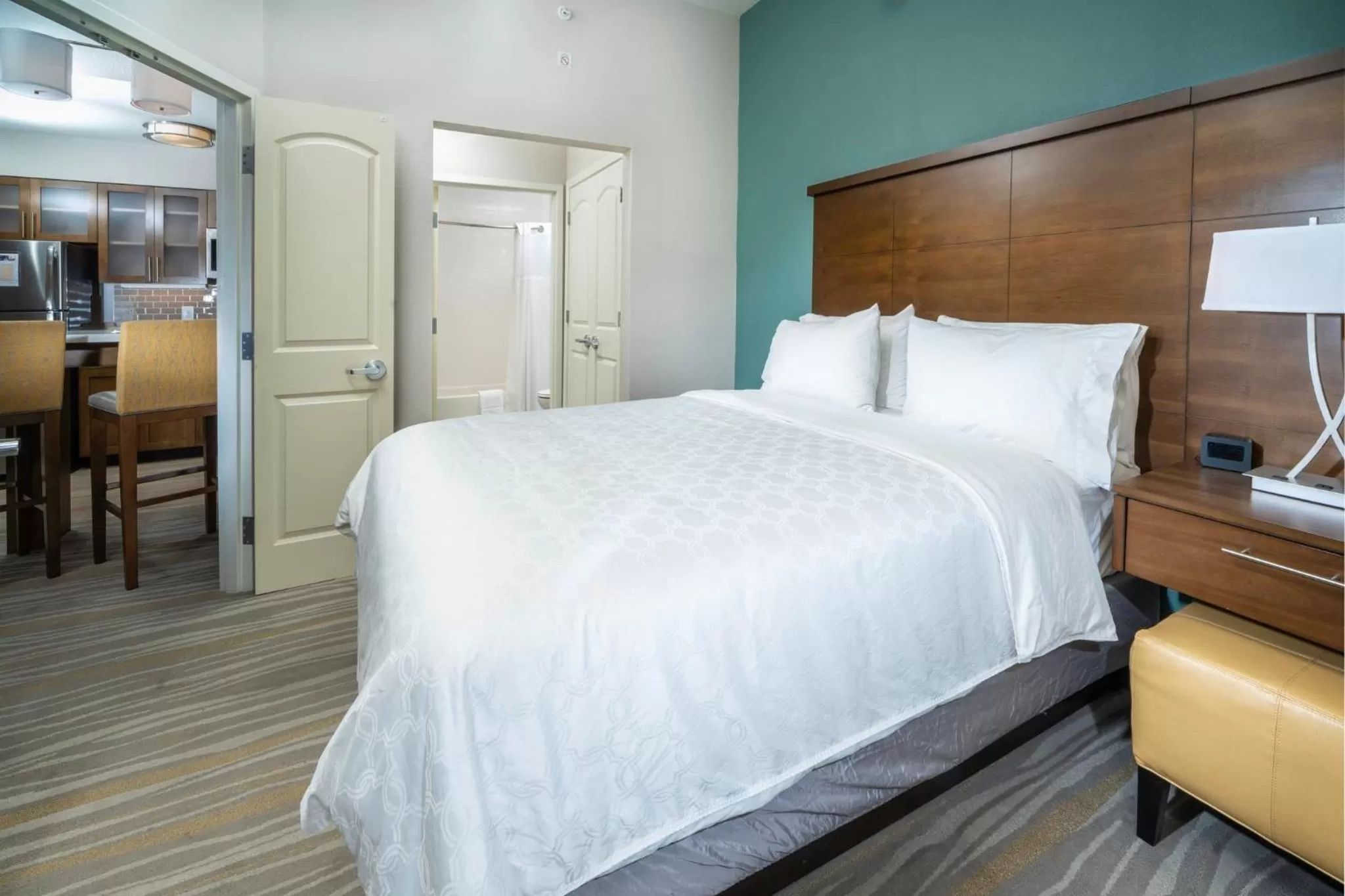 Photo of the whole room, Bed in Staybridge Suites - Summerville by IHG