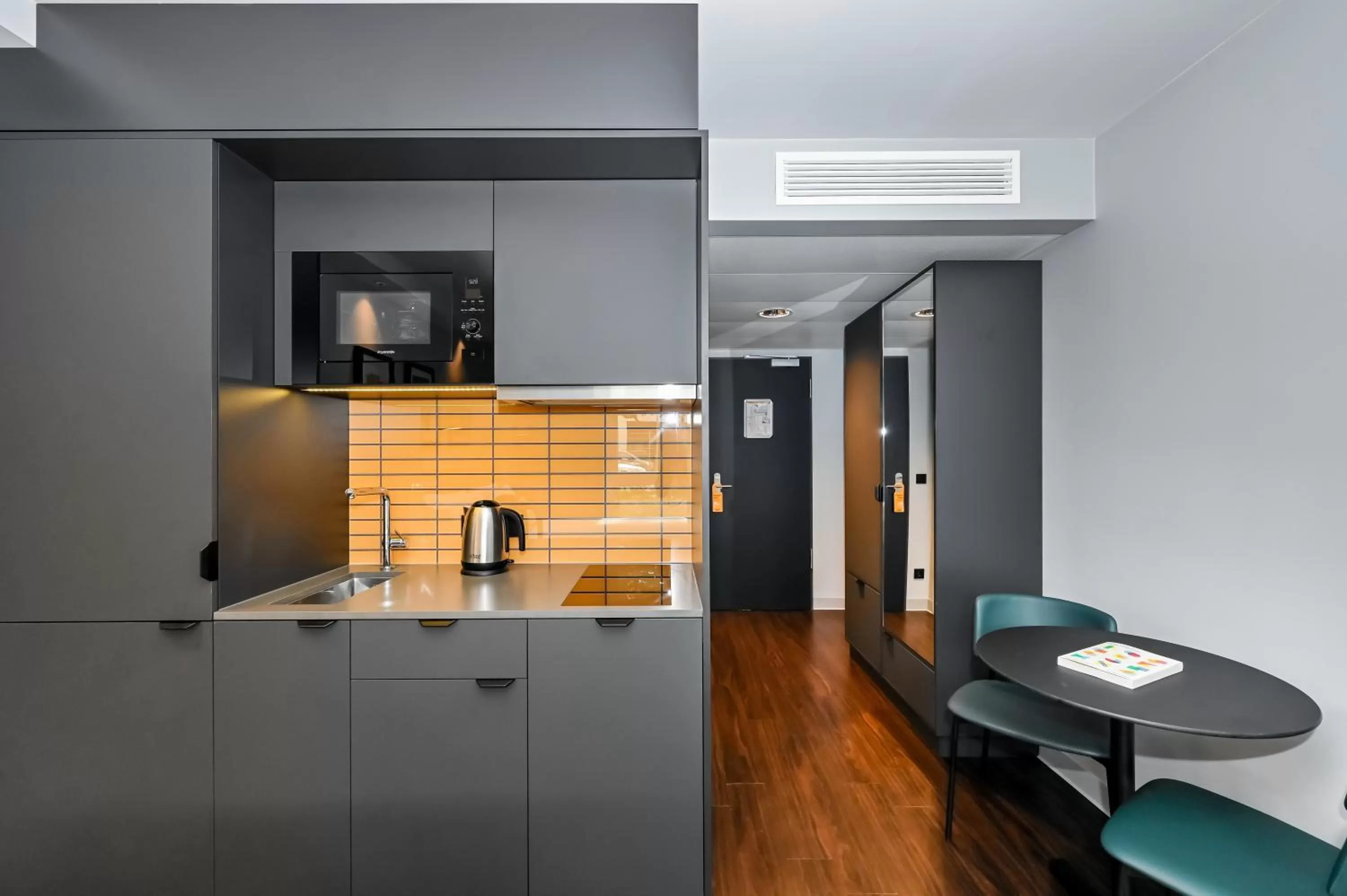 Kitchen or kitchenette in Staycity Aparthotels Heidelberg