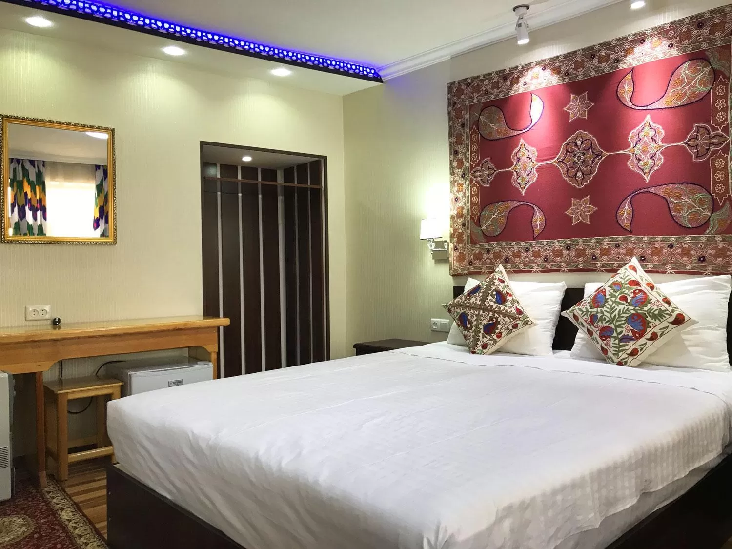 Bed in Jahongir Guest House