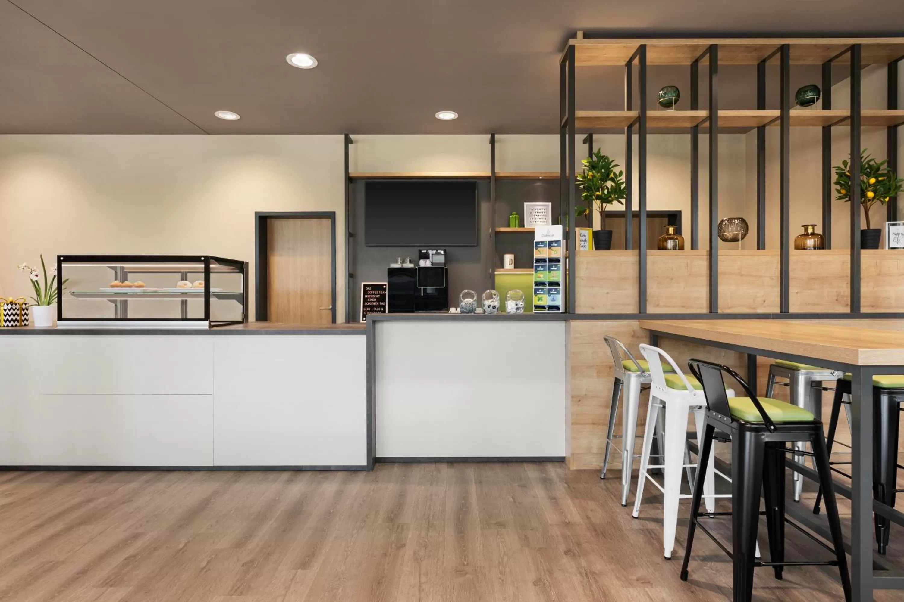 Restaurant/places to eat in Super 8 by Wyndham Dresden