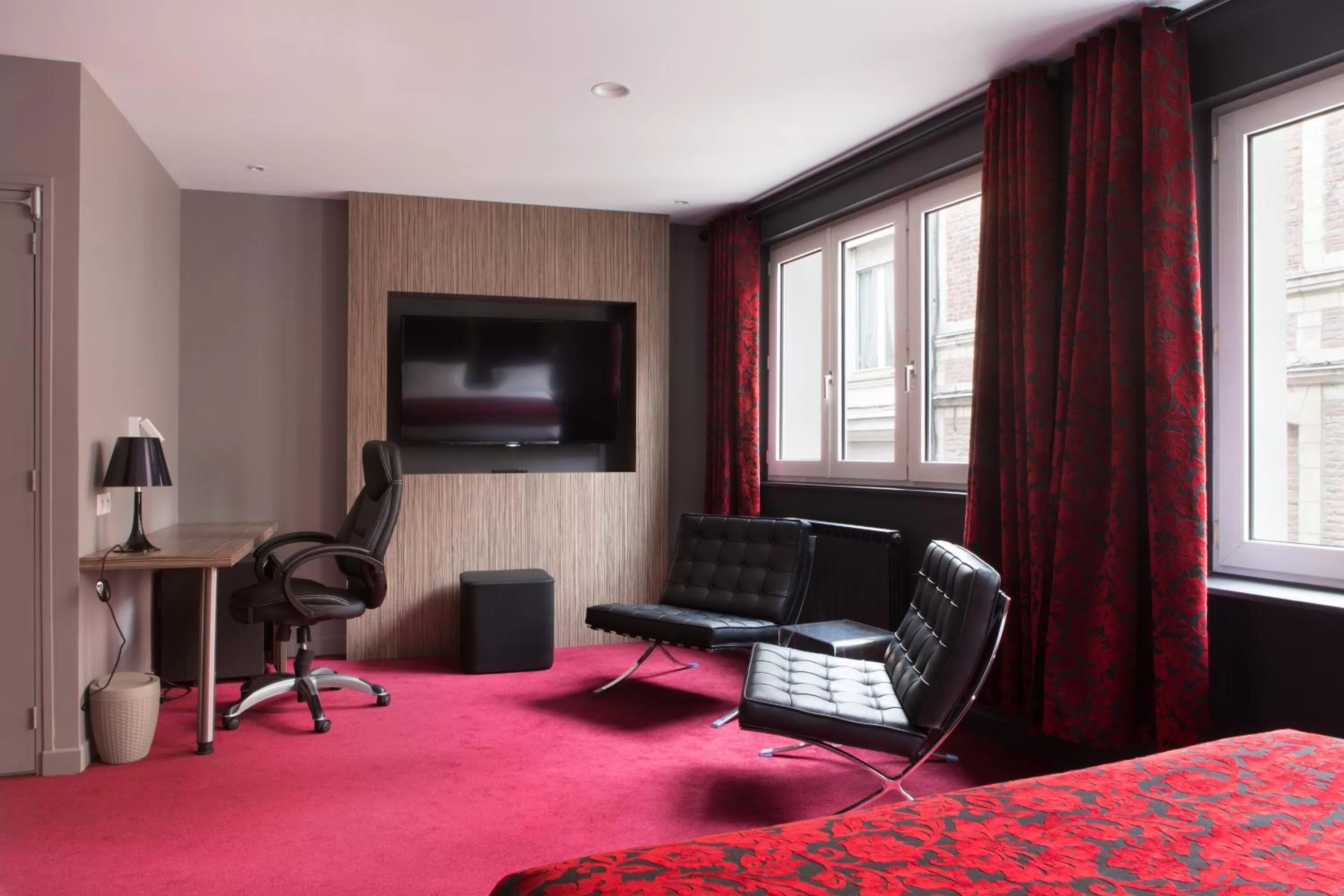 Seating area, Bed in La Terrasse