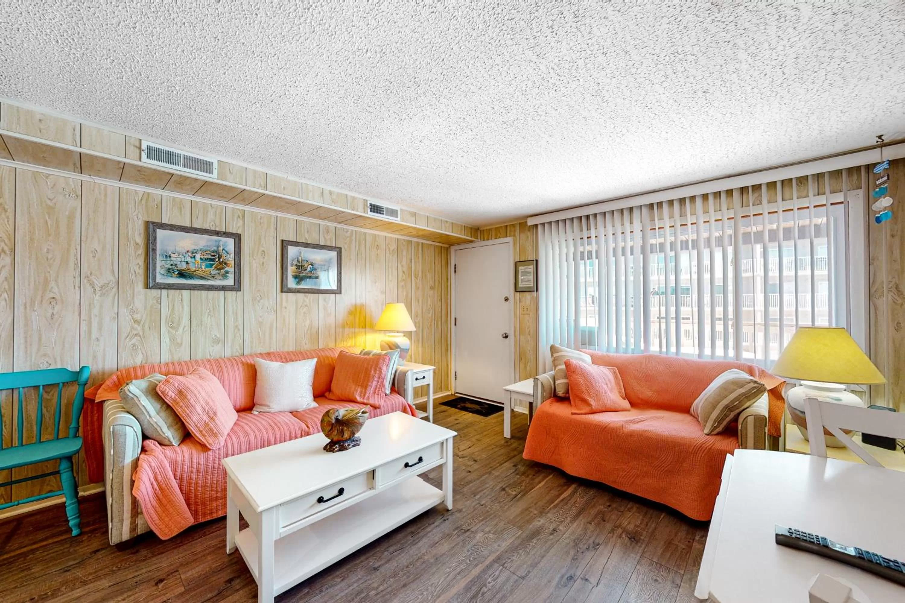 Seating Area in Ocean Point II