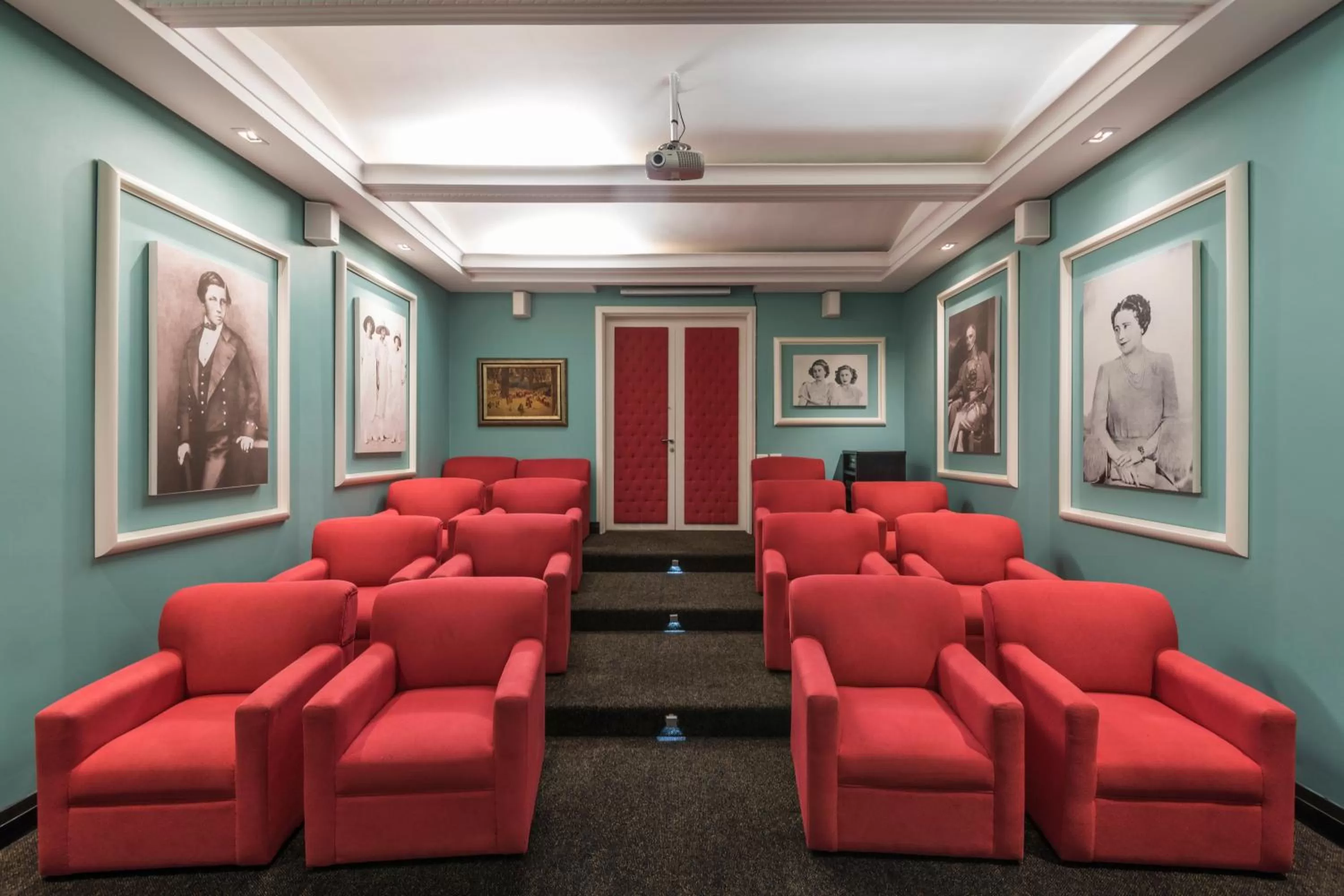 Communal lounge/ TV room in No5 Boutique Art Hotel by Mantis