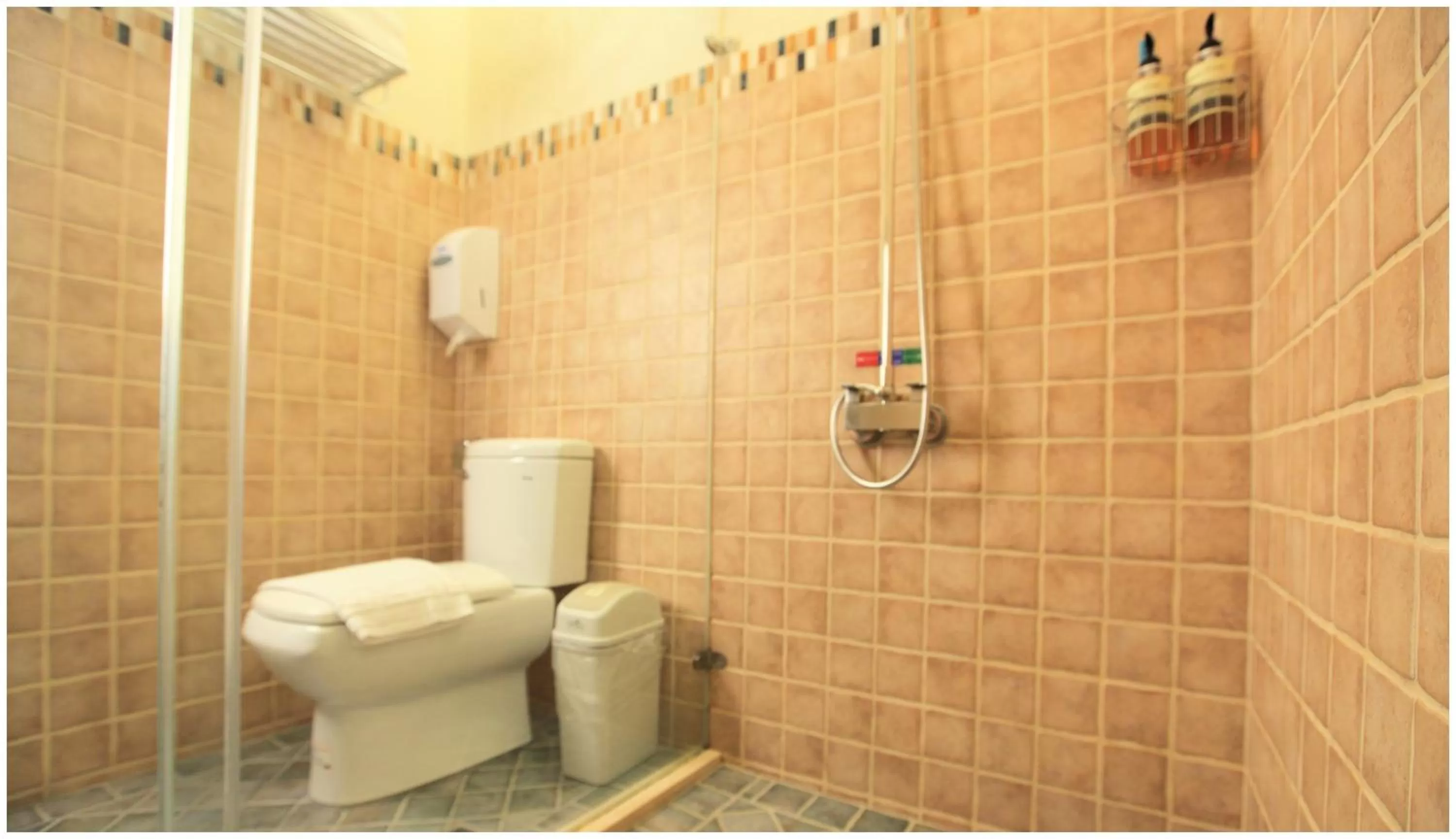 Shower in Errantry Lodge & Studio