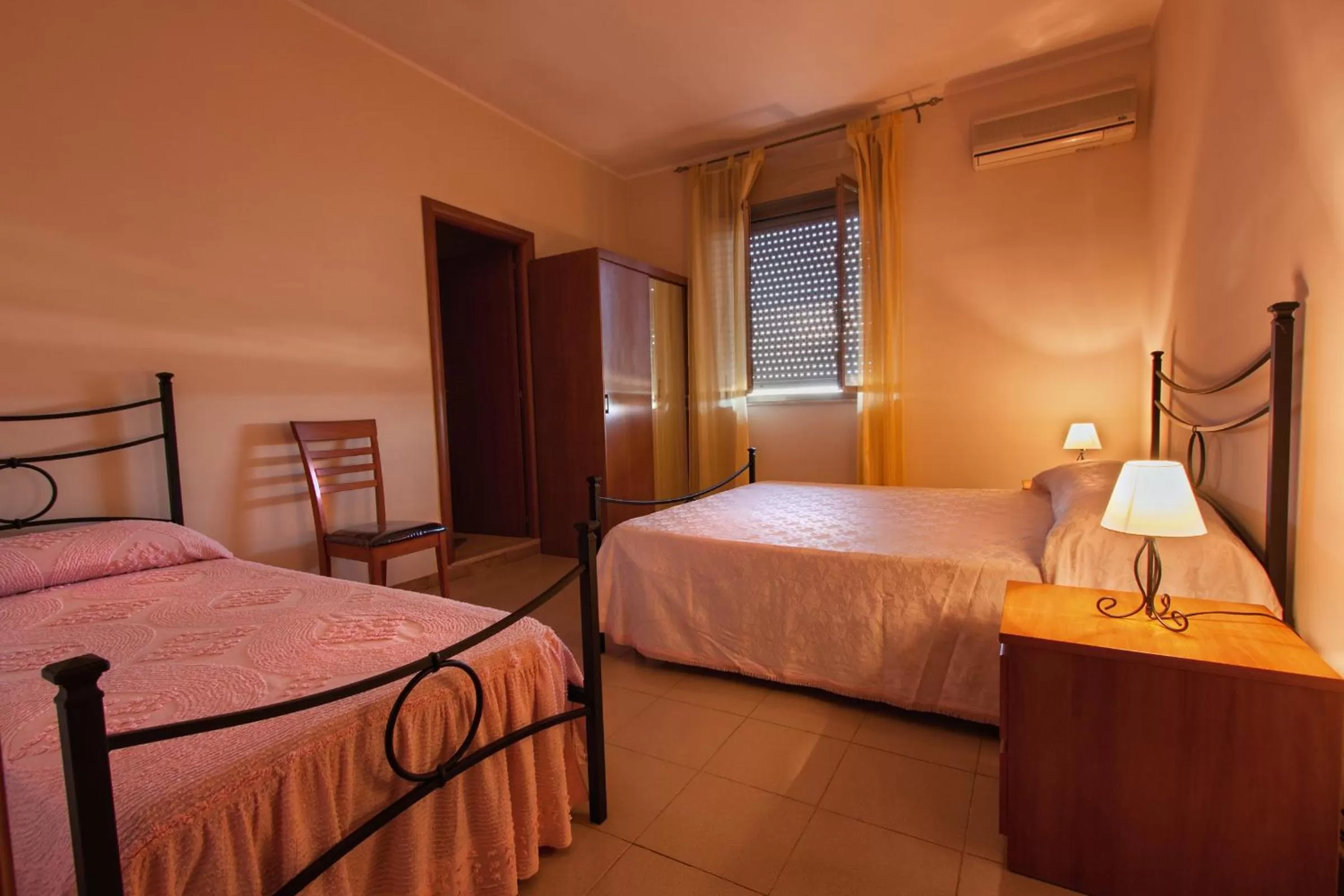 Photo of the whole room, Bed in Joanne B&B