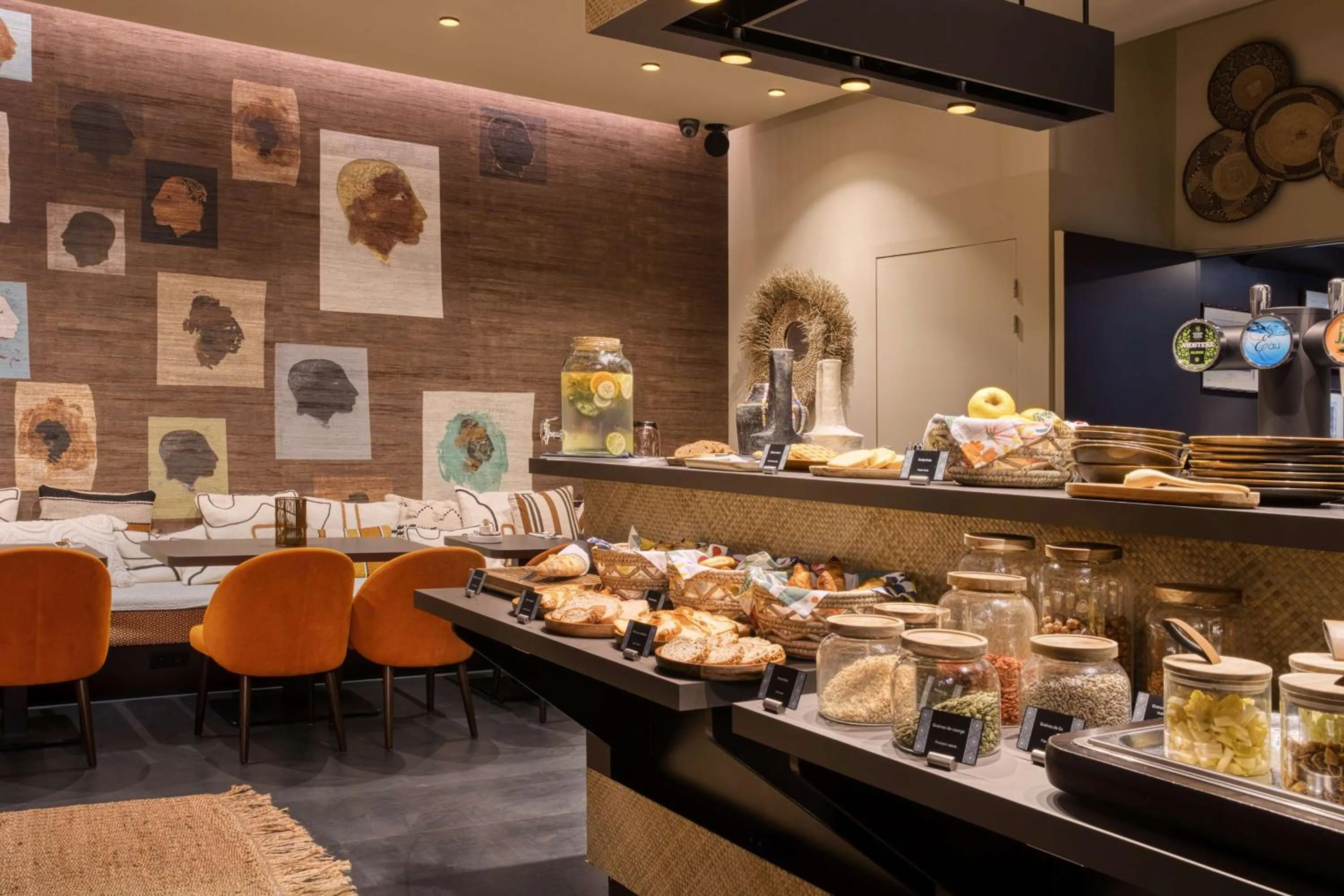 Restaurant/Places to Eat in Best Western Plus Up Hotel & Bar