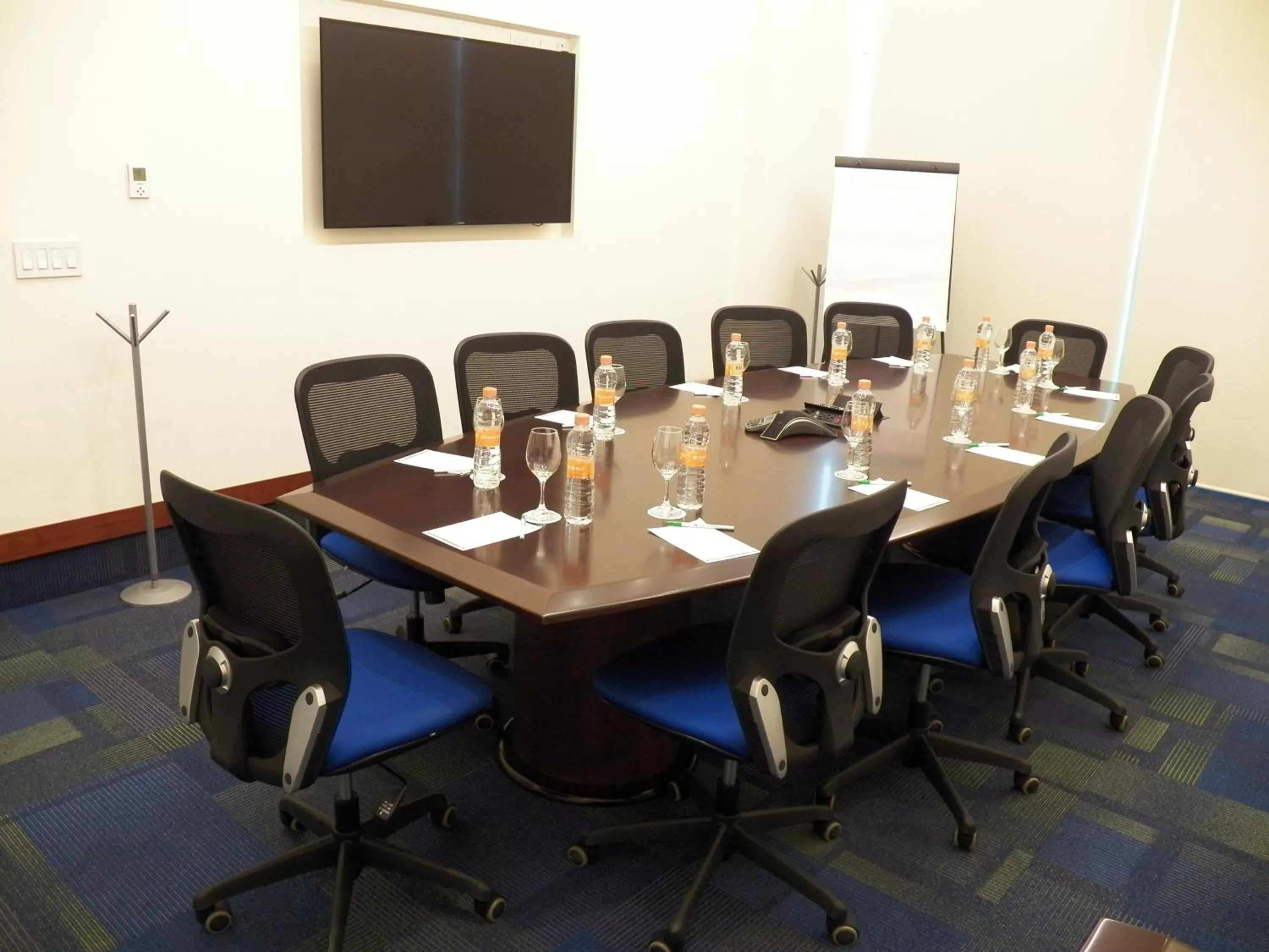 Meeting/conference room in Holiday Inn & Suites Plaza Mayor by IHG