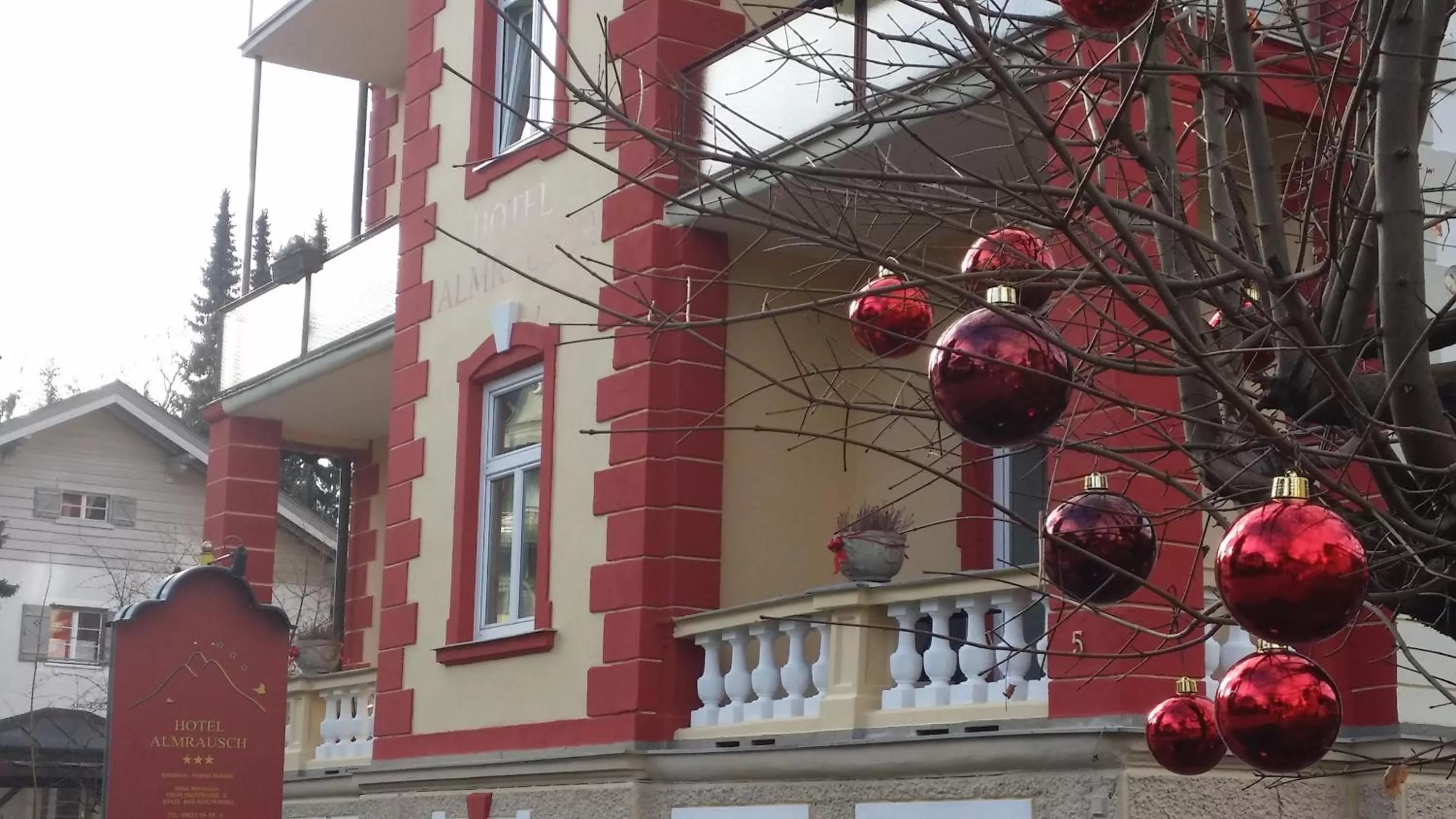 Facade/entrance in Hotel Almrausch